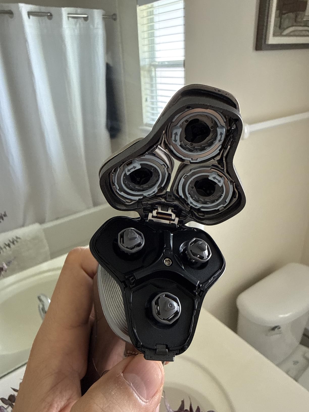 Philips Norelco i9000 Prestige Ultra Electric Shaver, Dark Slate customer photo 1