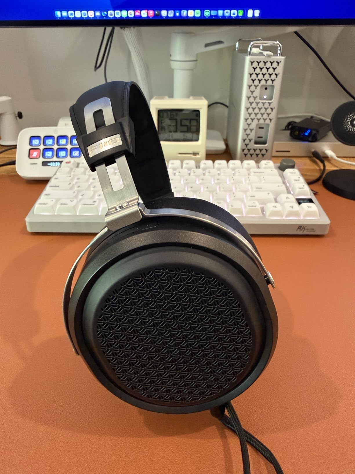 FiiO FT1 Pro Open-Back Planar Magnetic Wired Hi-Fi Headphones for Home, Studio, Recording, High Sensitivity (Blue) customer photo 1