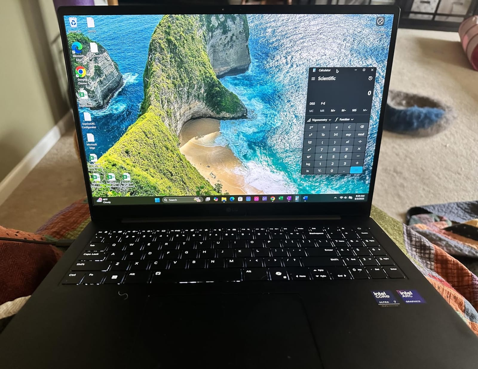 LG gram Pro 16-inch Lightweight Laptop Computer, Intel Evo Edition Powered by Intel Core Ultra7 258V Processor, Copilot+ Windows 11 Home, 32GB RAM, 2TB SSD - Metal Gray customer photo 2