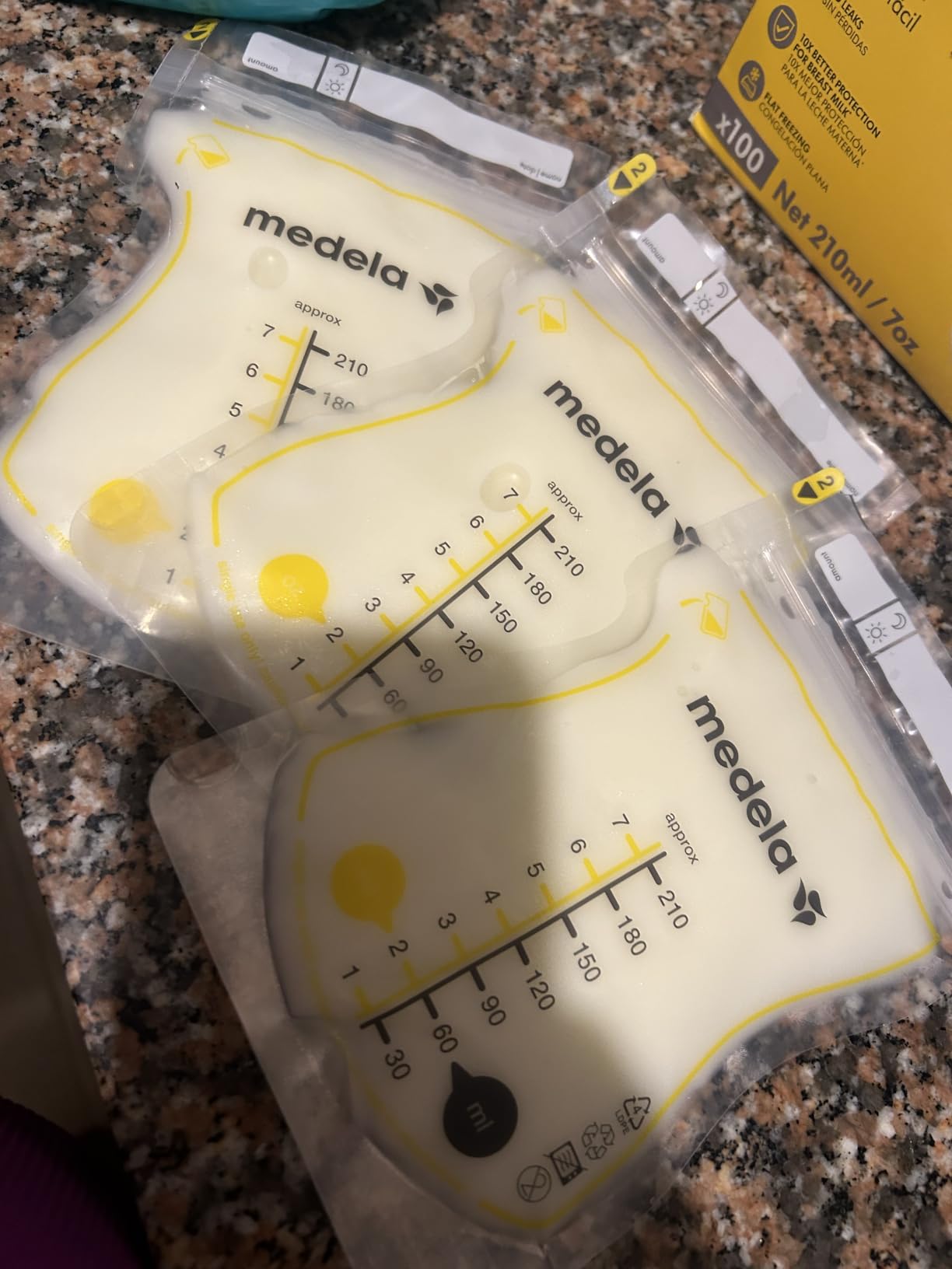 Medela 7oz Reusable Breast Milk Storage Bags | 500 Uses | Leakproof | 5Ct customer photo 1