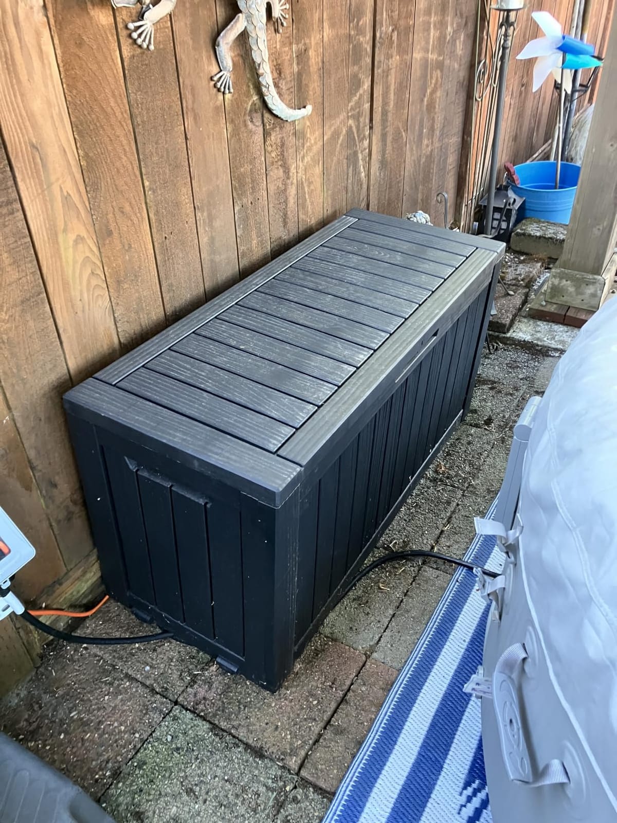300 Gal Deck Box,Outdoor Storage Box Waterproof Lockable,Gas Lift,Black customer photo 2