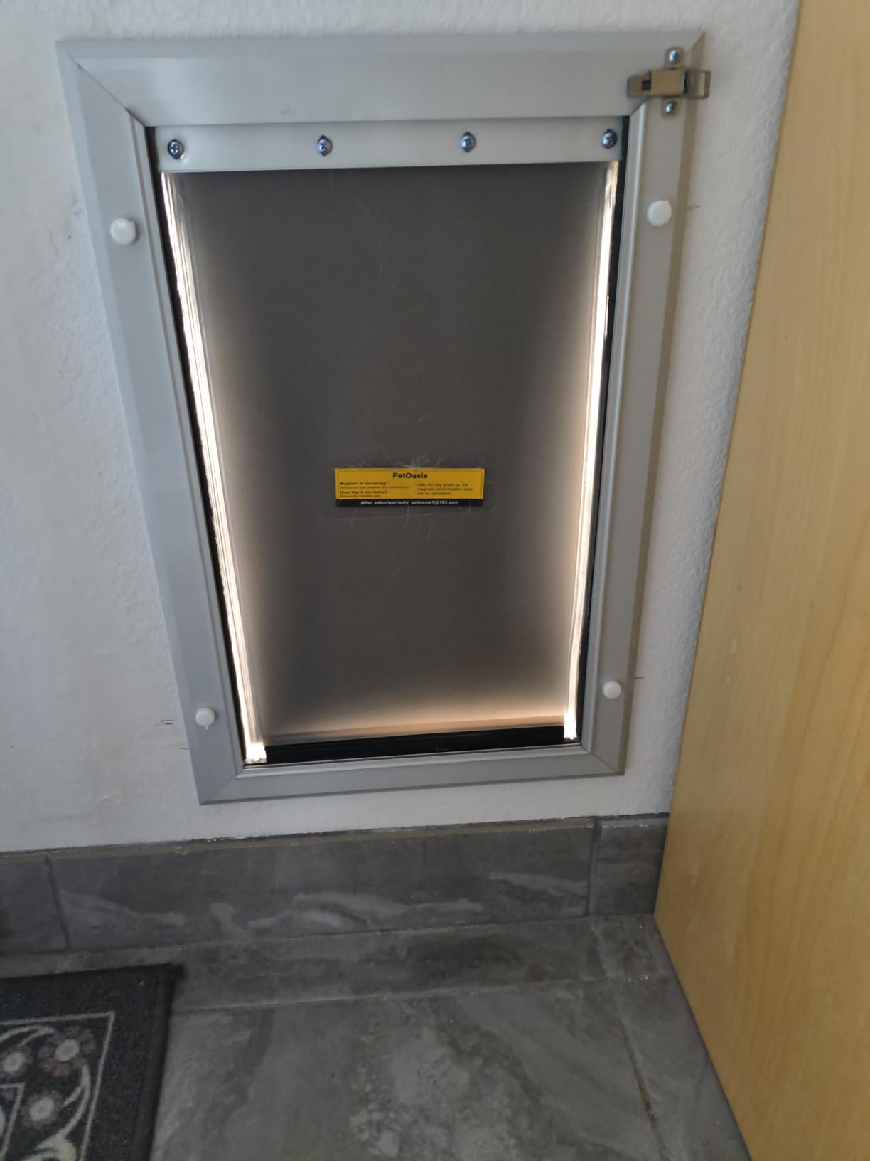 [Petoasis] 3-Flaps Heavy-Duty Dog Door for Wall,Rustproof Aluminum Frame customer photo 1