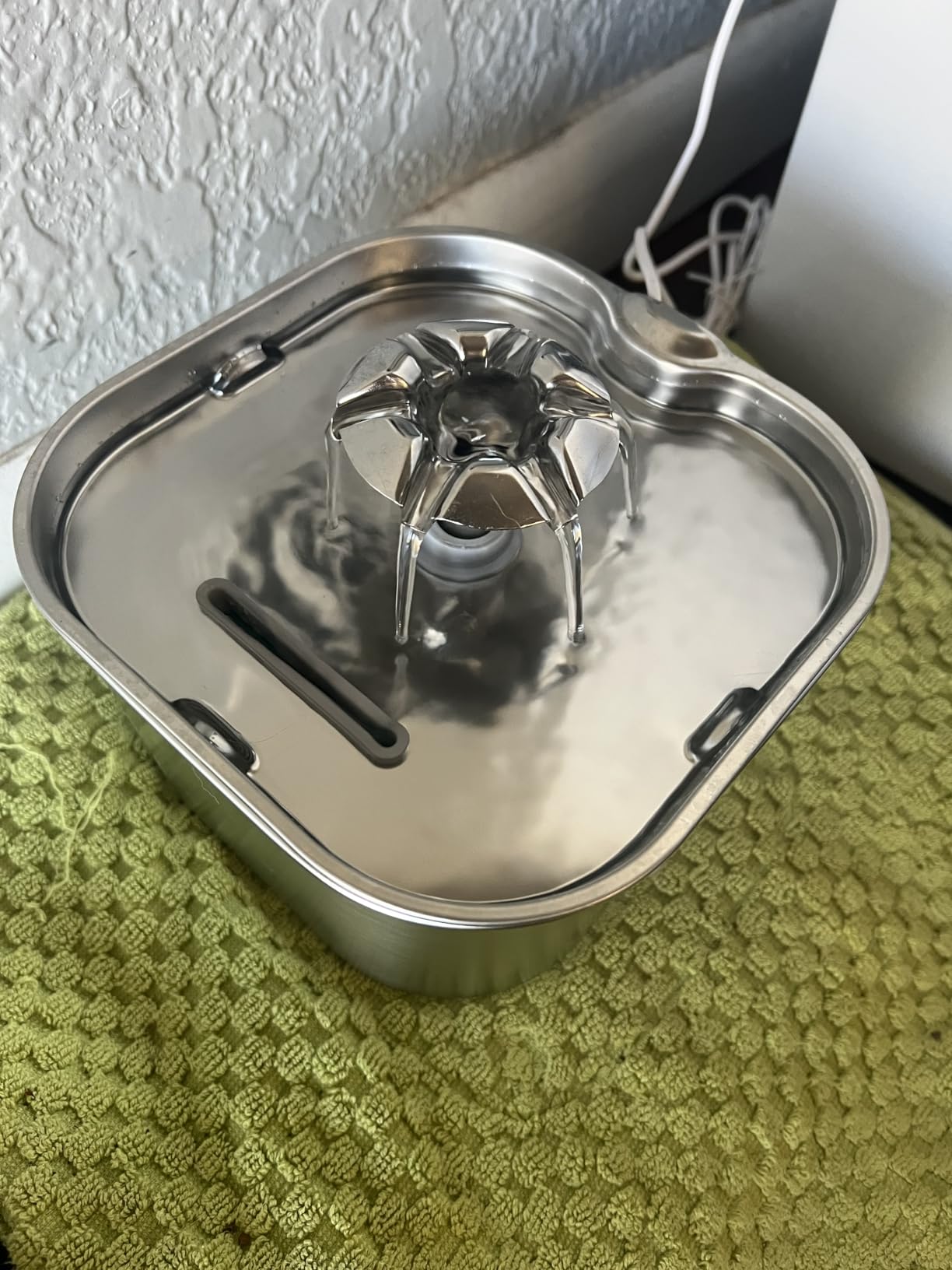 Stainless Steel Cat Water Fountain - 74oz/2.2L Cat Drinking Fountain customer photo 1