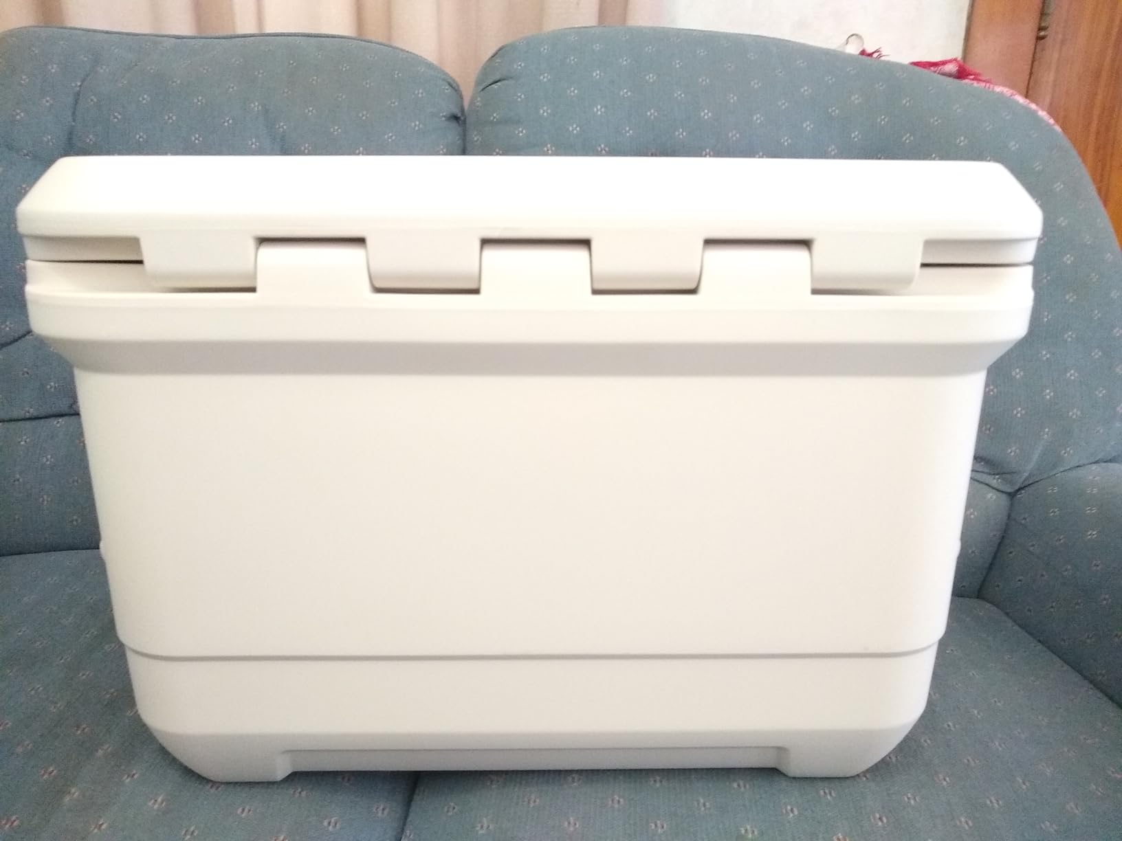 Coleman Pro Heavy-Duty 45qt Ultra-Light Premium Hard Cooler, Extra-Thick Insulation Keeps Ice up to 4 Days, 74-Can Capacity customer photo 1