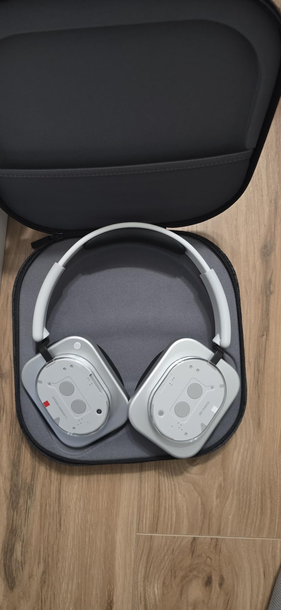 Nothing Headphone (1) Hybrid Active Noise Cancelling Headphones, Wireless Over-Ear Headphones with 6 Mics, 80Hrs Playtime, Hi-Res Audio, KEF-Tuned, Spatial Sound, Comfort Fit & Fast Charging White customer photo 1
