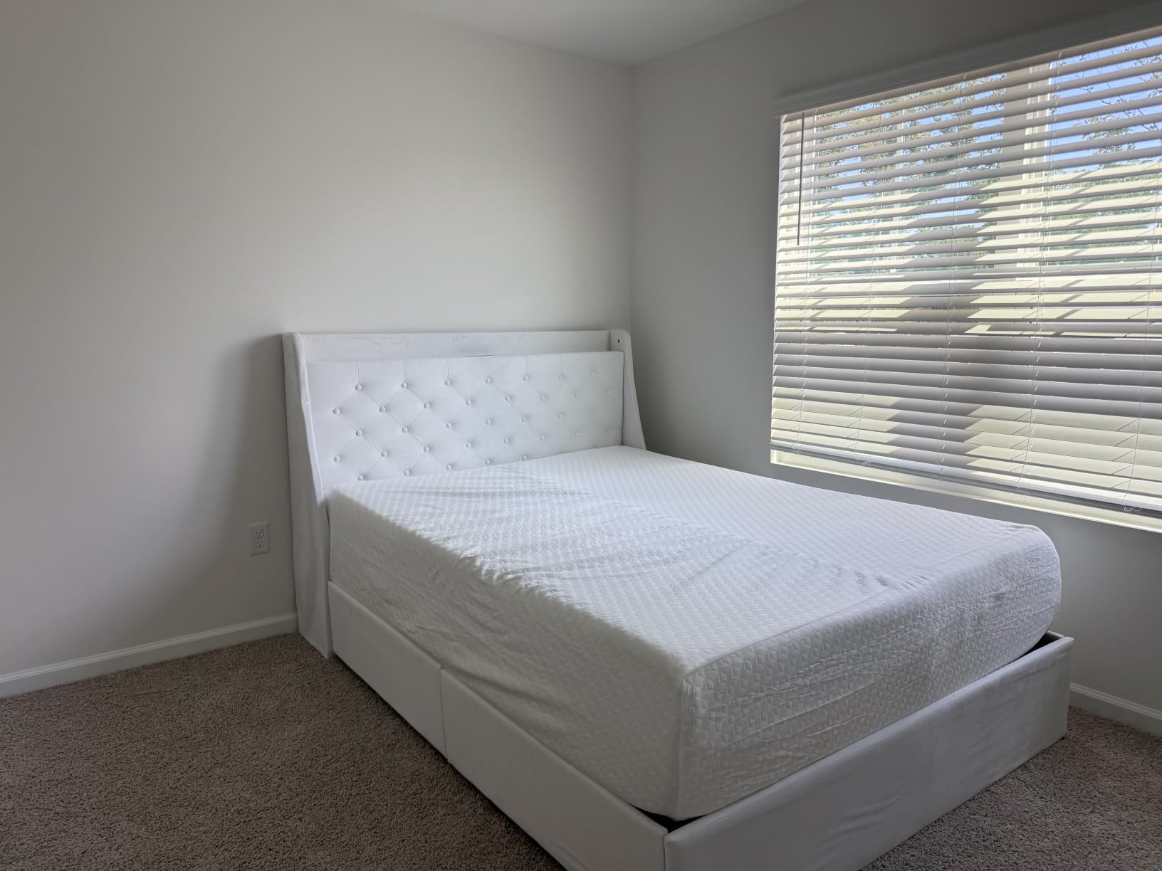 Novilla 14 Inch Queen Size Mattress, Queen Memory Foam Mattress in a Box customer photo 1