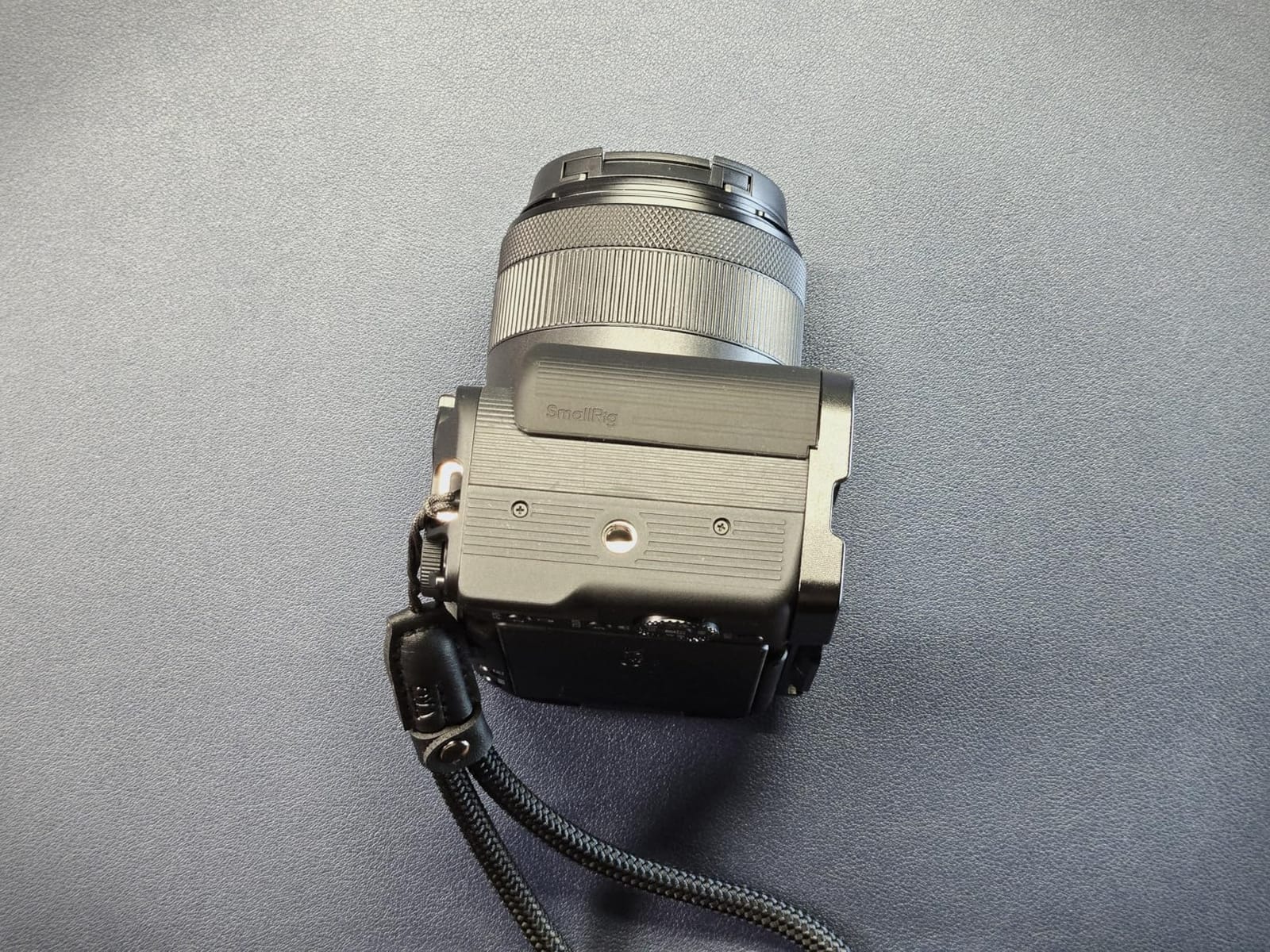 SMALLRIG R50 V Handgrip L-Shape Grip for Canon R50V with Quick Release Plate for Arca, Lightweight Ribbed Side Handle, Cold Shoe Mount, 1/4