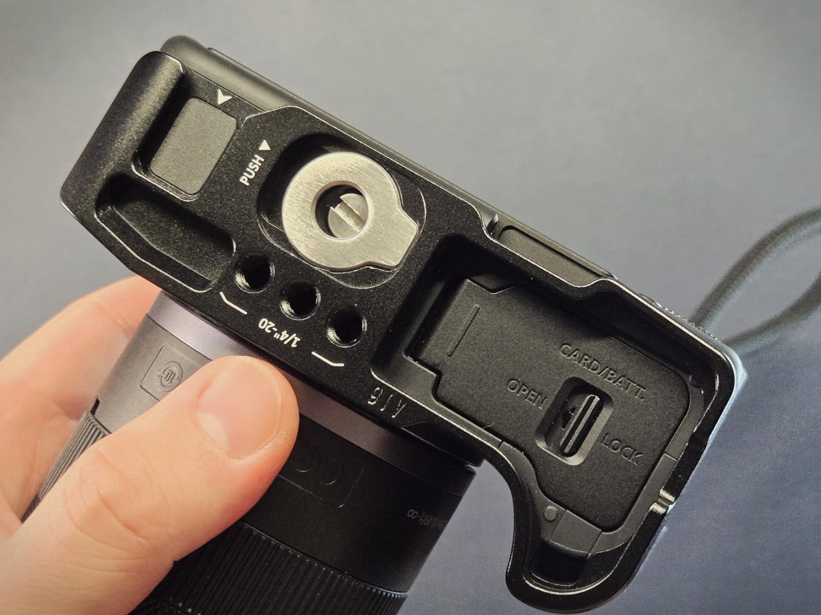 SMALLRIG R50 V Handgrip L-Shape Grip for Canon R50V with Quick Release Plate for Arca, Lightweight Ribbed Side Handle, Cold Shoe Mount, 1/4