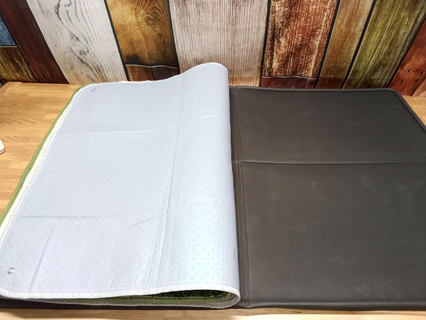 BurgeonNest Dog Grass Pad with Tray 34.2
