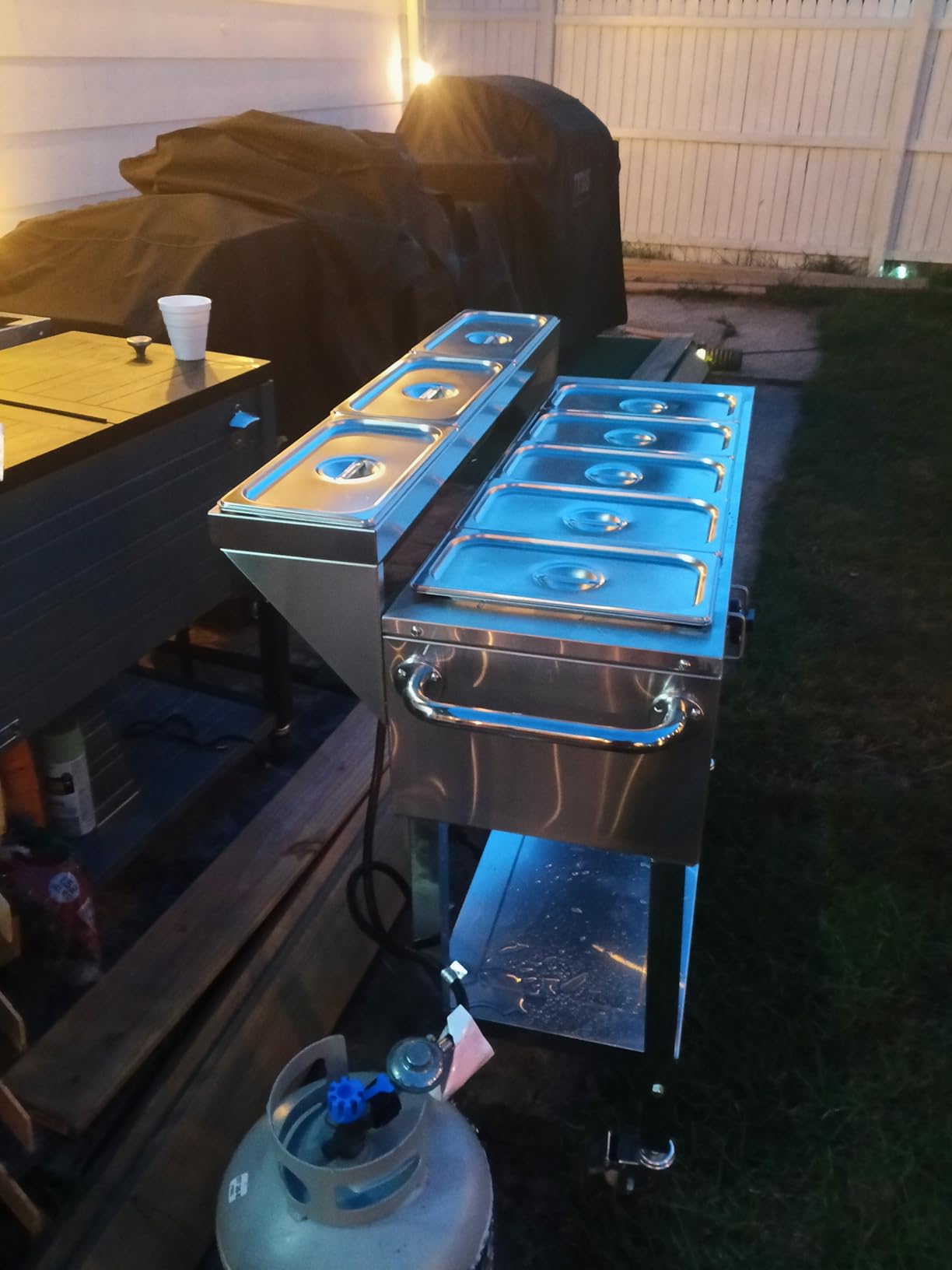 VEVOR 9-Pan Commercial Propane Steam Table, LP Gas Outdoor Soup Warmer with Drain Valve and 3
