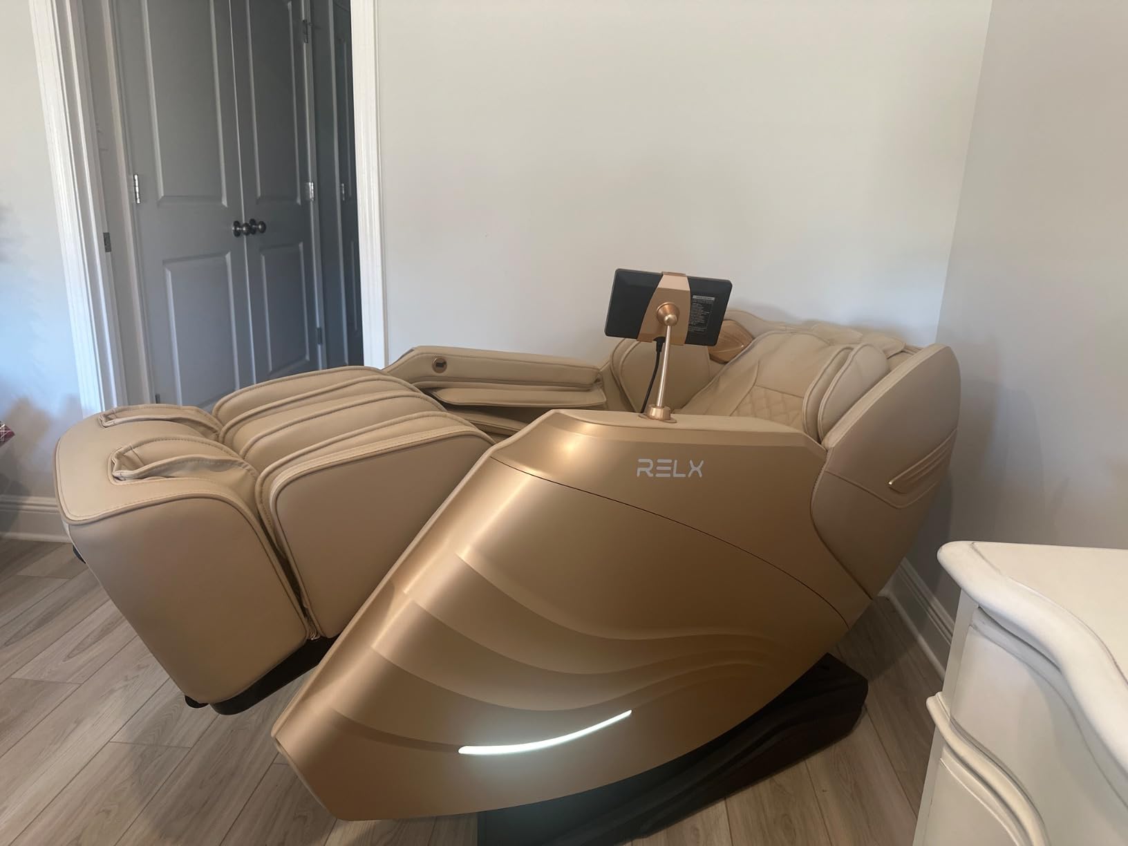 RELX Massage Chair Full Body with Body Scan, Zero Gravity, SL-Track, Brown | 20 Modes Shiatsu Massage Chair Built-in Heat System, Airbag Massage with Deep Yoga Stretch, Calfrest Extension and AI Control customer photo 2