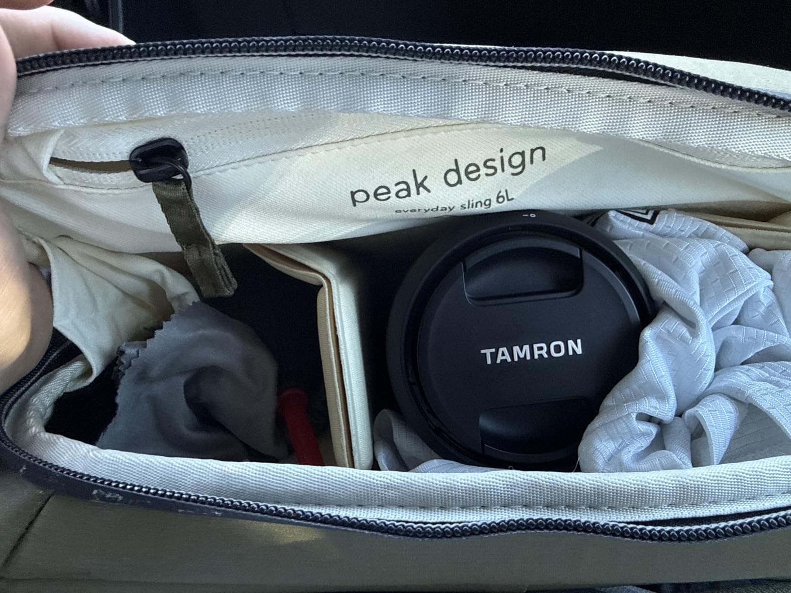 Peak Design Everyday Sling 6L, Kelp, Padded Adjustable Shoulder Strap for Crossbody or Waist Carry, FlexFold Dividers, Ideal for Carrying Cameras or Everyday Essentials, Sling Bag for Men and Women customer photo 1