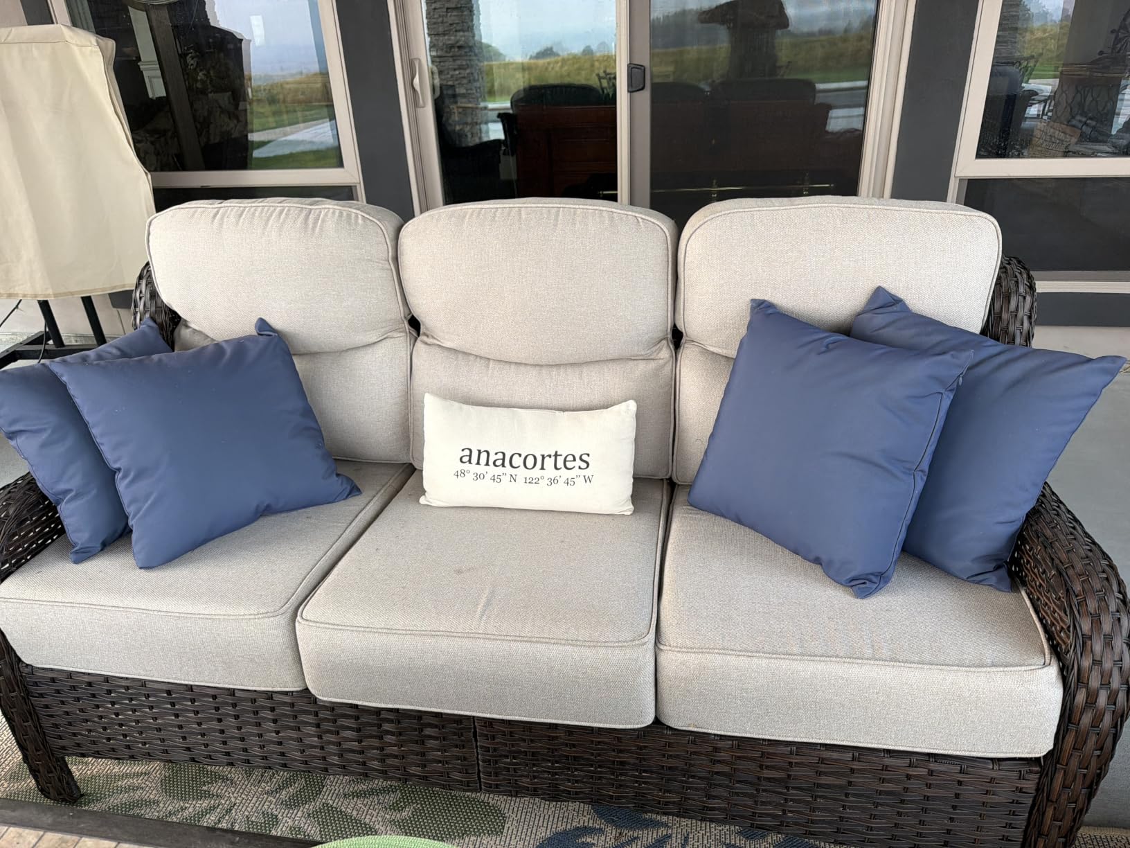 Amazon Basics 4-Piece Outdoor Decorative Throw Pillow Covers, Water Resistant All-Weather Pillow Protectors for The Garden, Patio, Balcony, Couch and Sofa, 18 x 18 Inches, Navy Blue customer photo 2