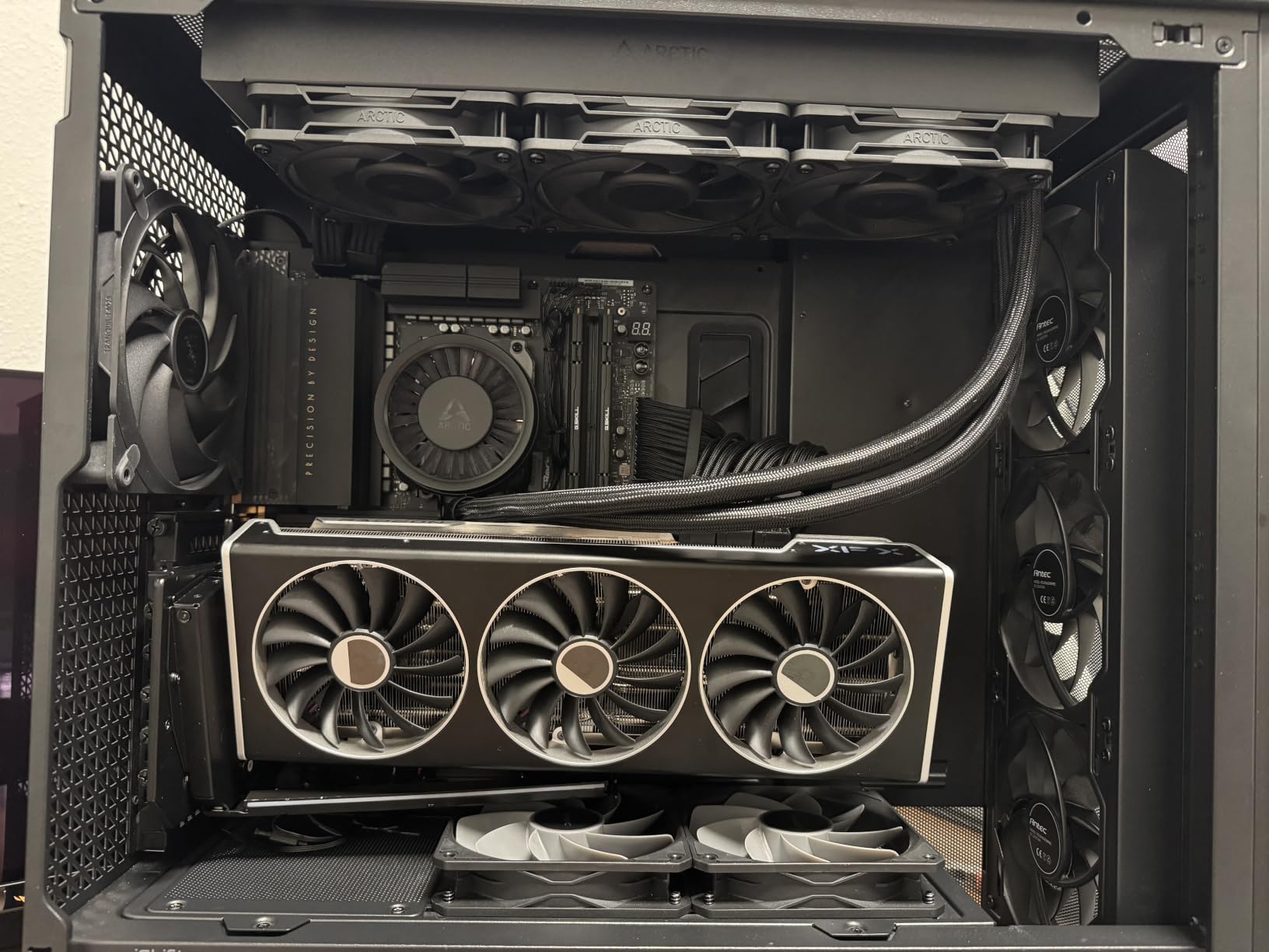 Lian Li ATX PC Case 4 Slots Vertical GPU Kit (VG4v4 White) customer photo 1