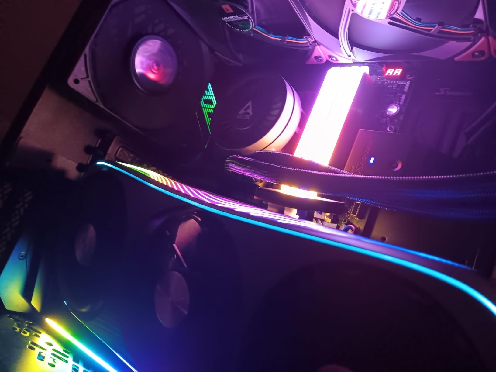 Lian Li ATX PC Case 4 Slots Vertical GPU Kit (VG4v4 White) customer photo 2