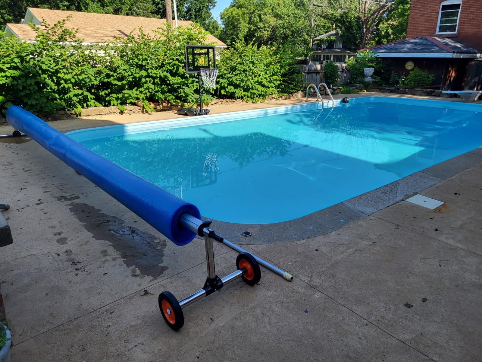Goplus Solar Pool Cover, 12 x 24 FT Solar Blanket 12 Mil with Carrying Bag for In-Ground and Above-Ground Swimming Pools, Rectangle Hot Tub SPA Thermal Blanket, Blue Bubble customer photo 1