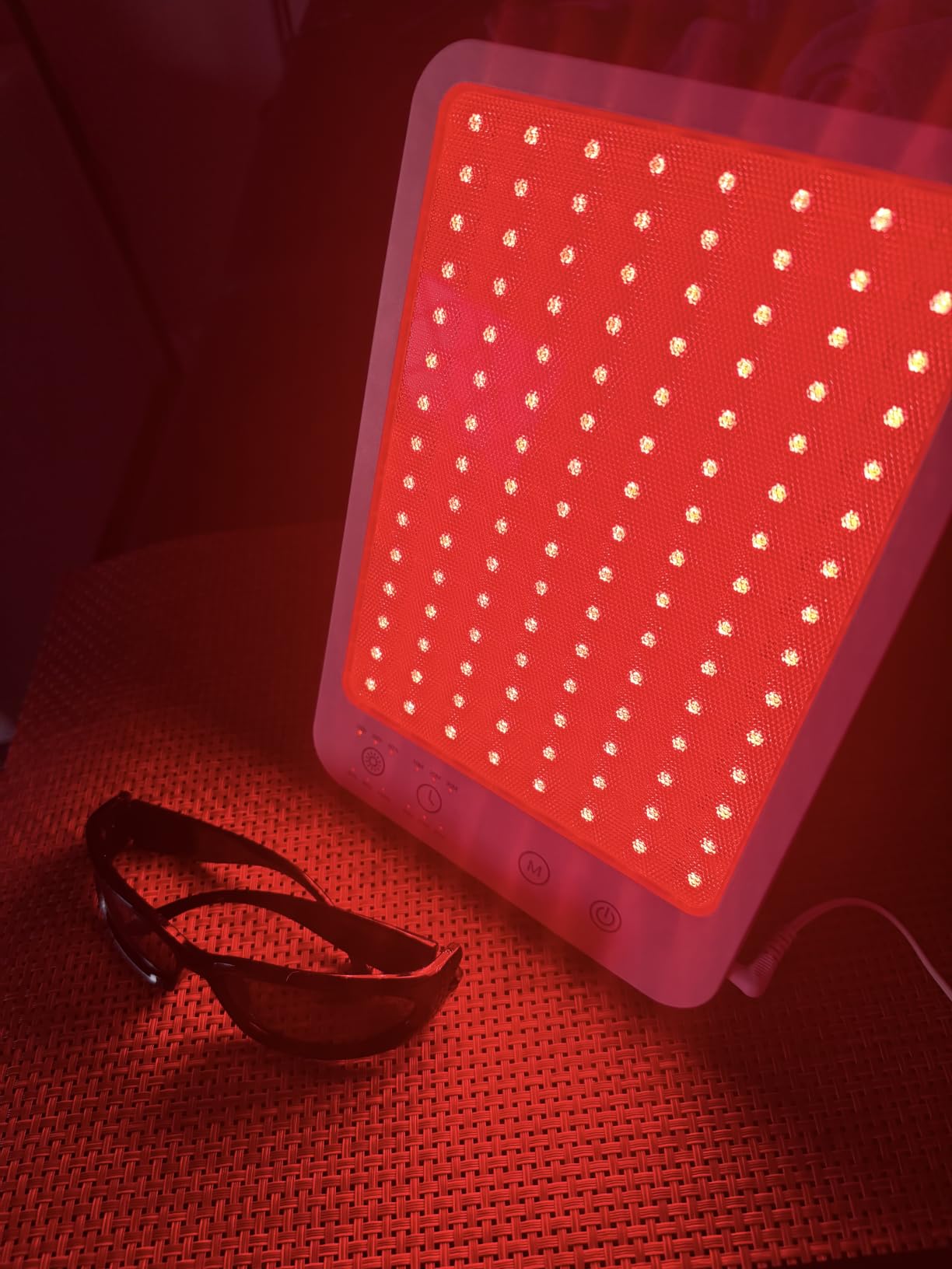 Red Light Therapy for Face Body, Red Light Panel with Adjustable Stand, 660nm and 850nm Near Infrared Therapy Lamp with 3 Modes, 6 Adjustable Brightness and Timer, Home and Travel Use, Gift for Women customer photo 1
