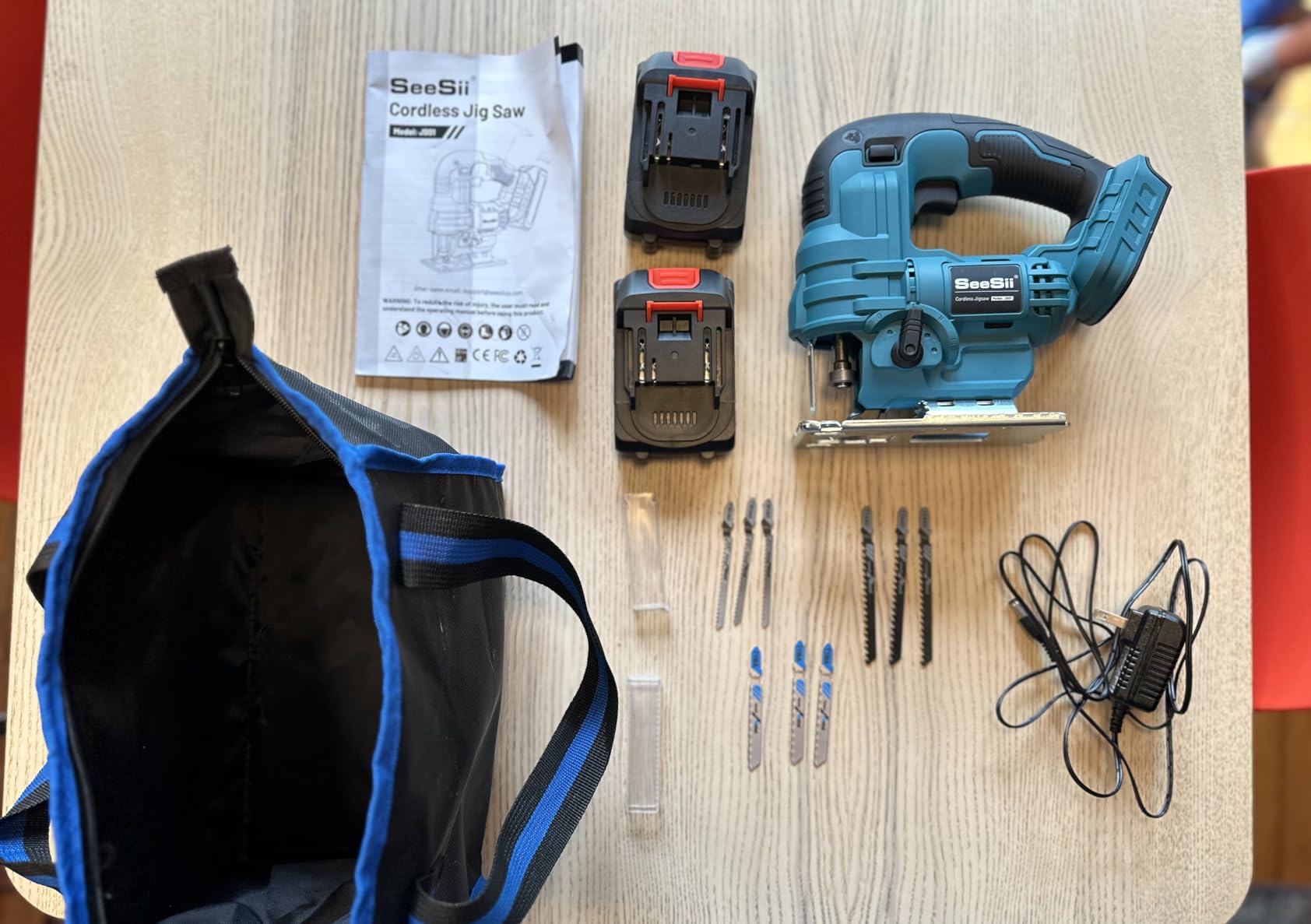 SEESII Brushless Jig Saw, Cordless Jigsaw Tool 2×4.0Ah Batteries customer photo 1