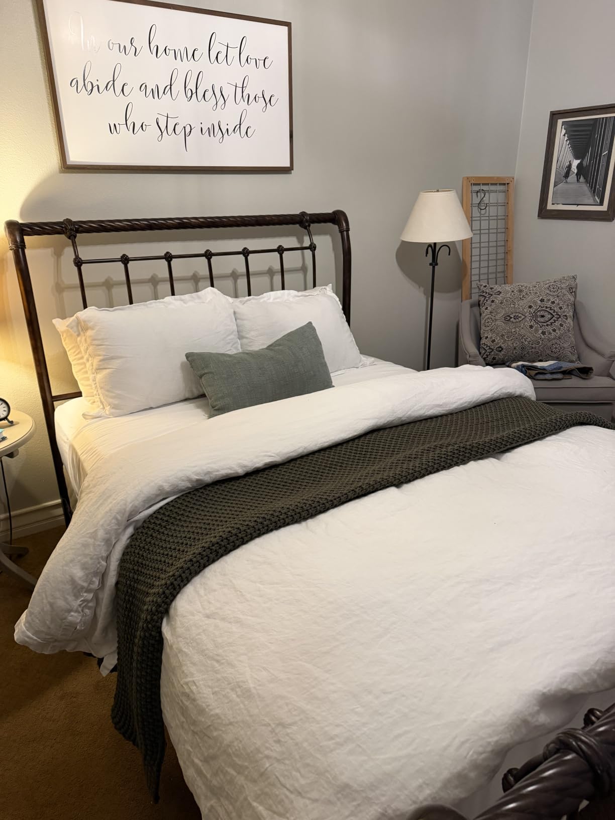 Pacific Coast Luxury White Goose Feather Down Fiber Comforter King Size, All Season Hotel Collection Duvet Insert, Ultra Soft, Breathable Bedding Comforter with 8 Corner Tabs, 106x90 Inch White customer photo 1