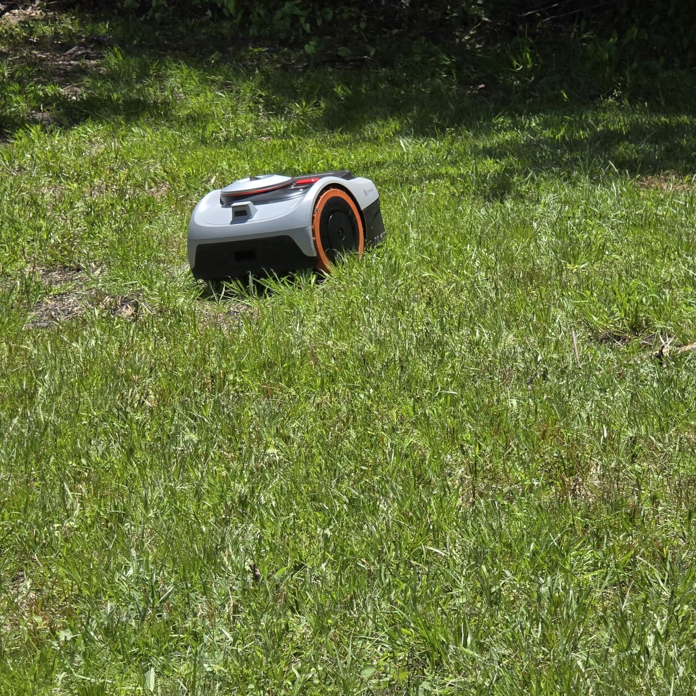 Segway Navimow i210 AWD Robot Lawn Mower Wire Free, 0.25 Acre, 45% Slopes customer photo 2