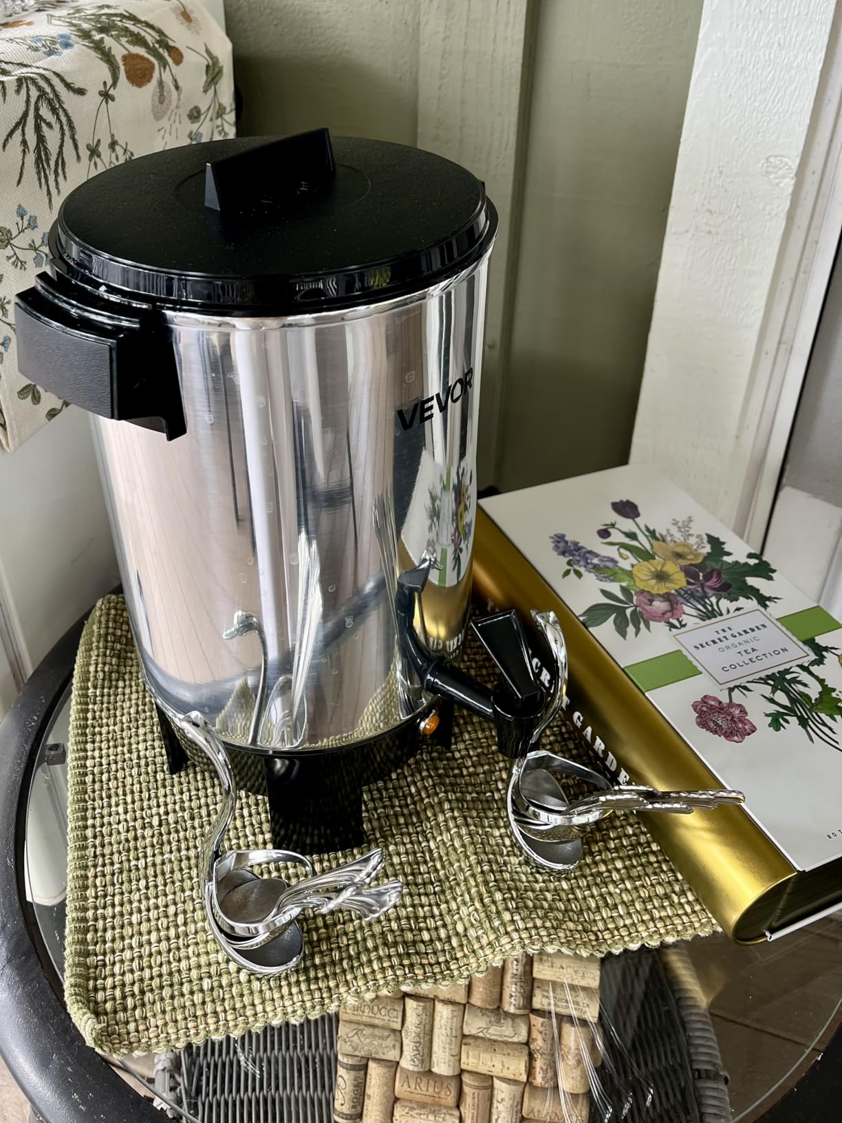 VEVOR Commercial Coffee Urn, 40 Cups, 6.3 qt 1090W Hot Beverage Dispenser customer photo 1