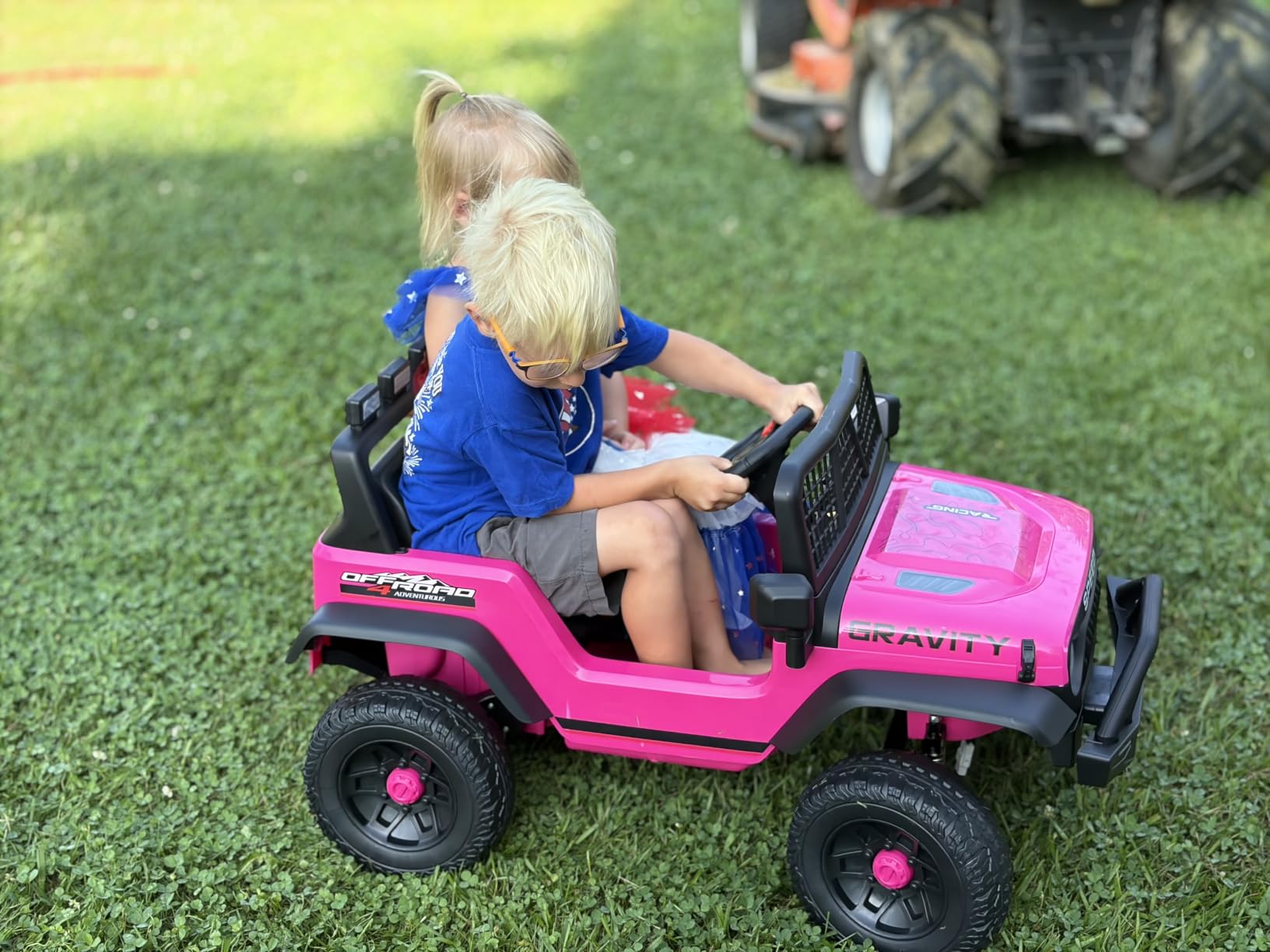 24V Ride on Toys w/Remote Control, 4WD Kids Ride on Truck Car, 3 Speed, Bluetooth Music, Wide Seat, Spring Suspension, LED Light, Birthday for Boys Girls Toddler (Black+Red) customer photo 1