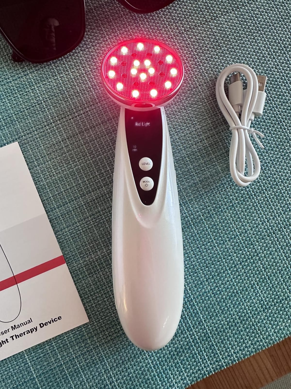 Hottoerak Handheld Red Light Device for Face & Body | 660nm Red & 850nm Near Infrared Light, for People & Dogs, Portable for Home & Travel Use customer photo 2