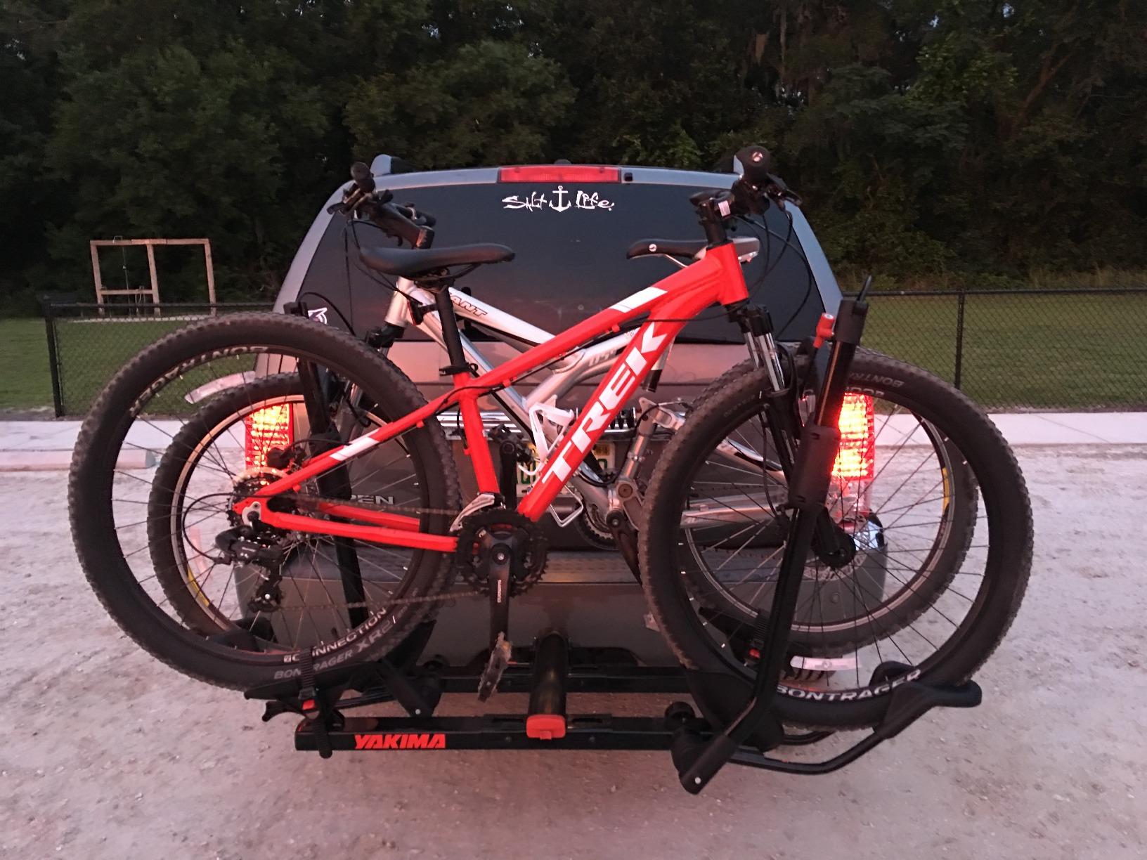Yakima HoldUp 2-Bike Platform Hitch Mount Rack, Fits 2 in. Receivers customer photo 2