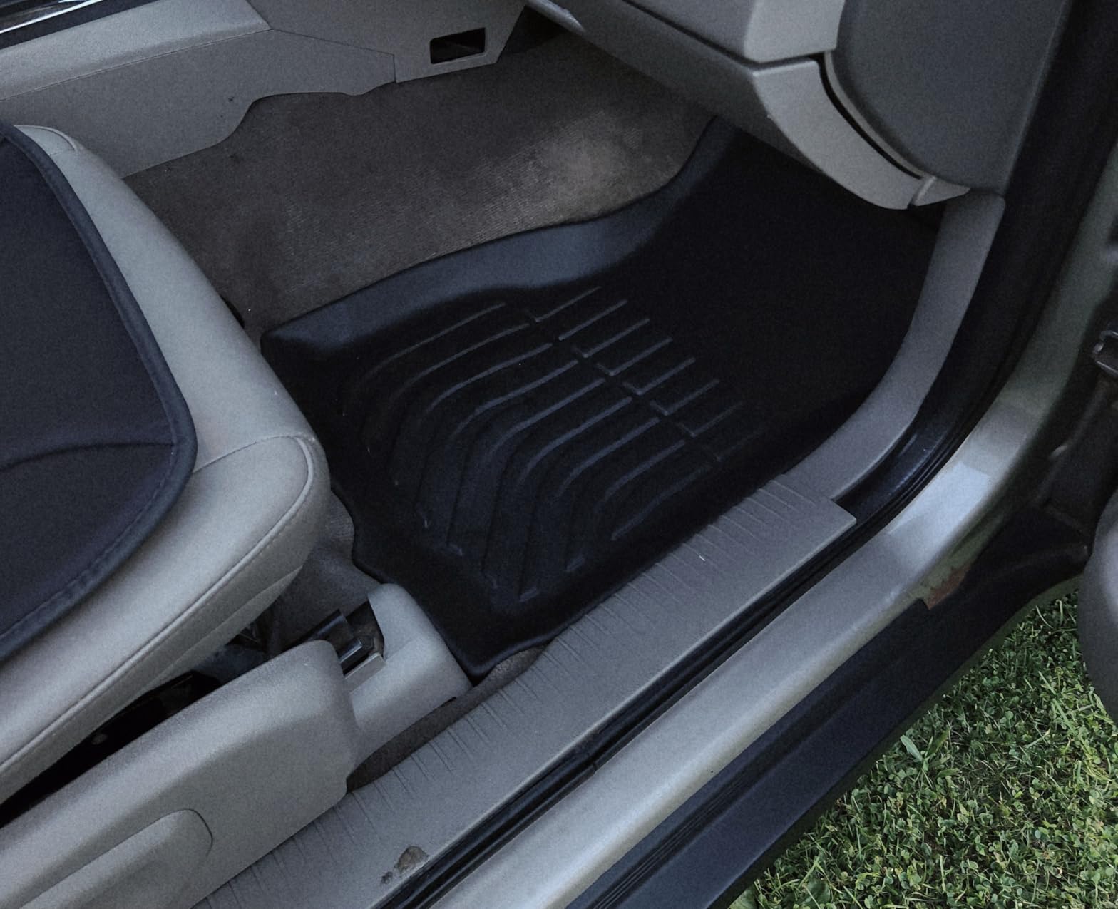 Floor Mats for Toyota Highlander 2001-2007, NOT for with 3rd Row or Hybrid customer photo 2