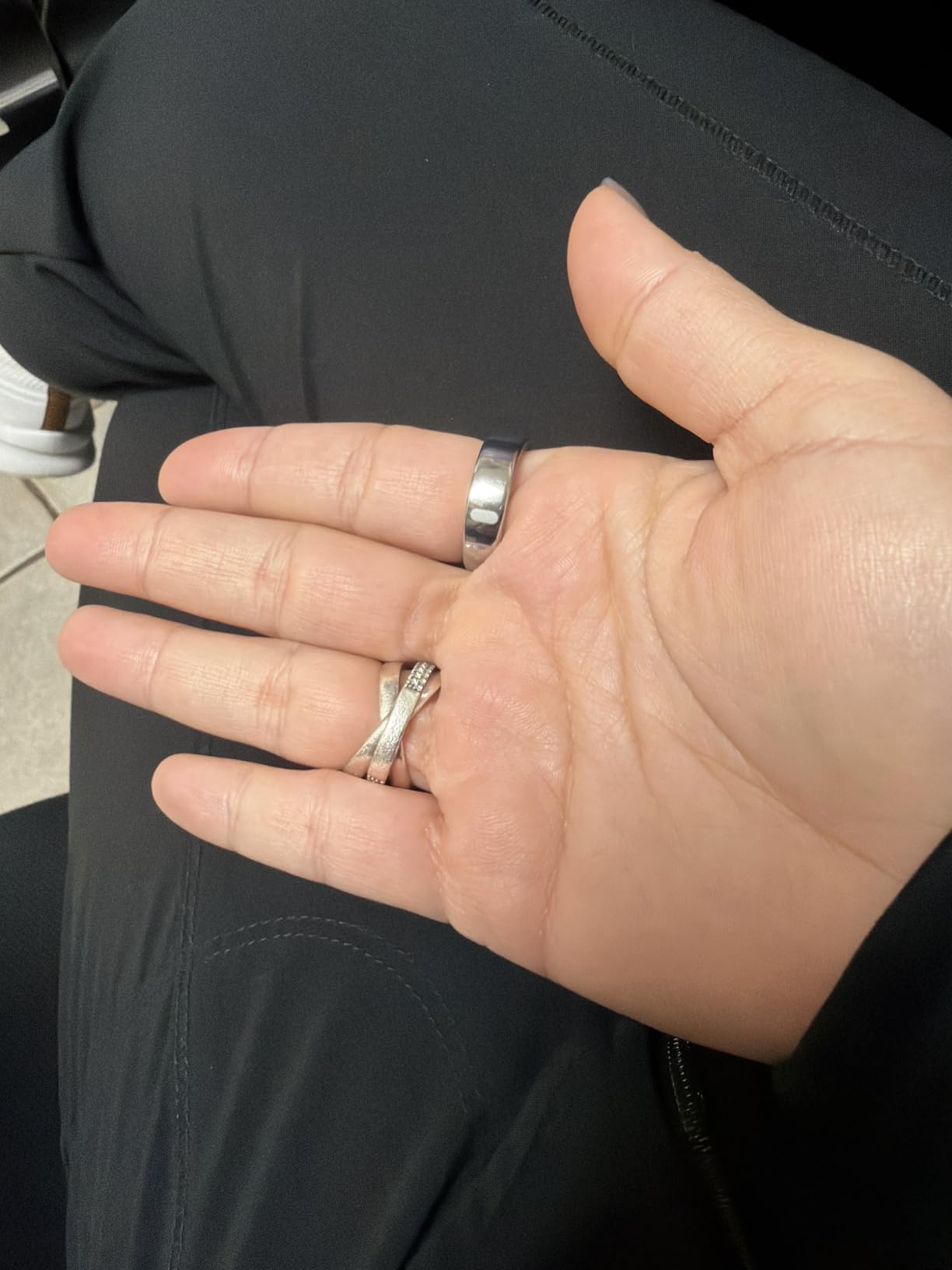 Oura Ring 5 - Gold - Size 8 - Smart Ring Health Tracker - Sleep, Activity, Women's Health, AI Advisor, 1 Week Battery Life, Oura App, Android & iOS Compatible customer photo 2