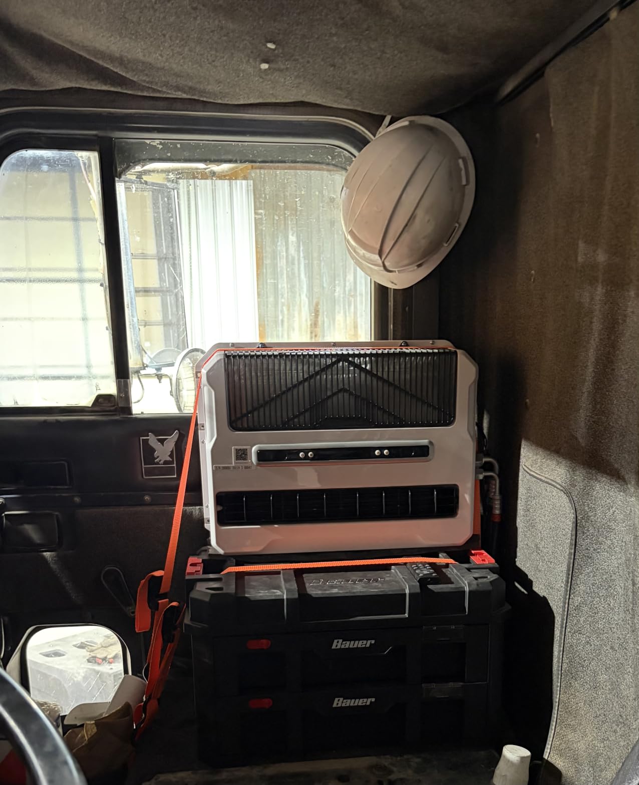 VEVOR Truck Air Conditioner, 12V 10000 BTU Mini Split AC Unit, 400 m³/h Airflow Cab Air Conditioner, Fast Cooling Low Noise for Semi Truck, Camper, Construction Vehicle, Crane, Tractor, Excavator customer photo 1
