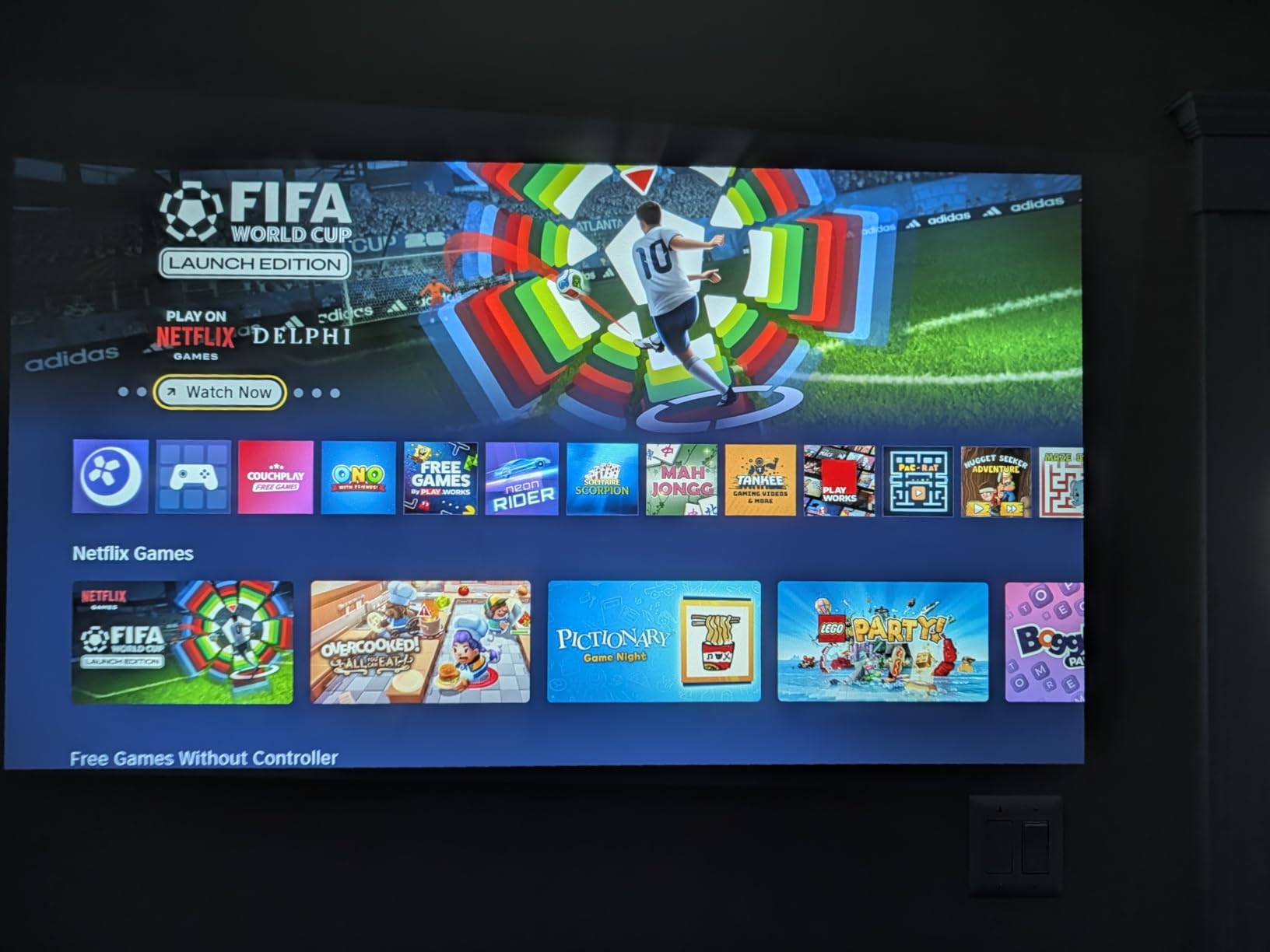 Smart Projector 4K [VIDAA Live TV & 36W Dolby & Voice Control] with WiFi6 and Bluetooth, Short Throw Projector Compatible with Netflix customer photo 2