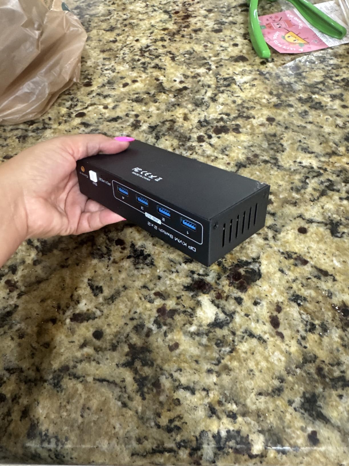 Displayport KVM Switch 2 Monitors 2 Computers 4K@144Hz USB3.0, Support Extended/Copy Mode with Desktop Controller customer photo 1