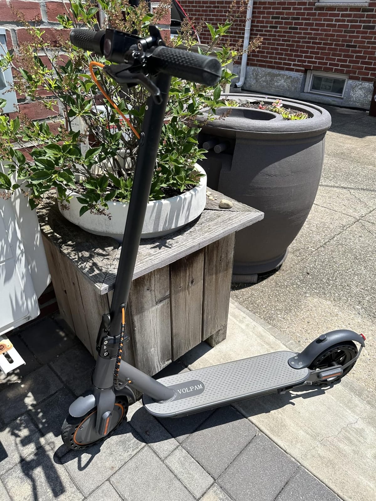 VOLPAM 10 Inches 500W Adult Electric Scooter with Dual Suspensions customer photo 1