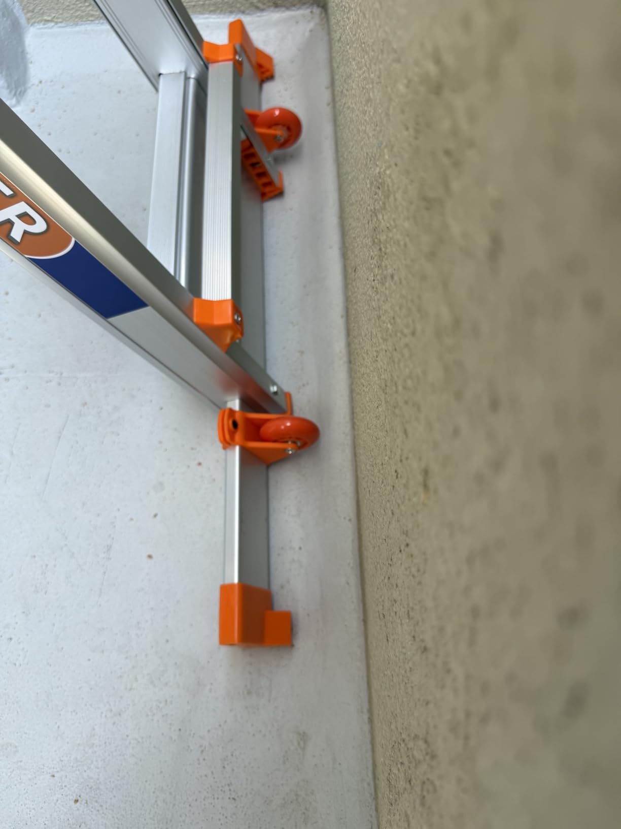 LEVELEVE Telescoping A Frame Ladder, 22FT Multi Position Ladder with Stabilizer Bar & Wheels,330 lbs Security Load for Stairs Home Indoor Outdoor Roof customer photo 2