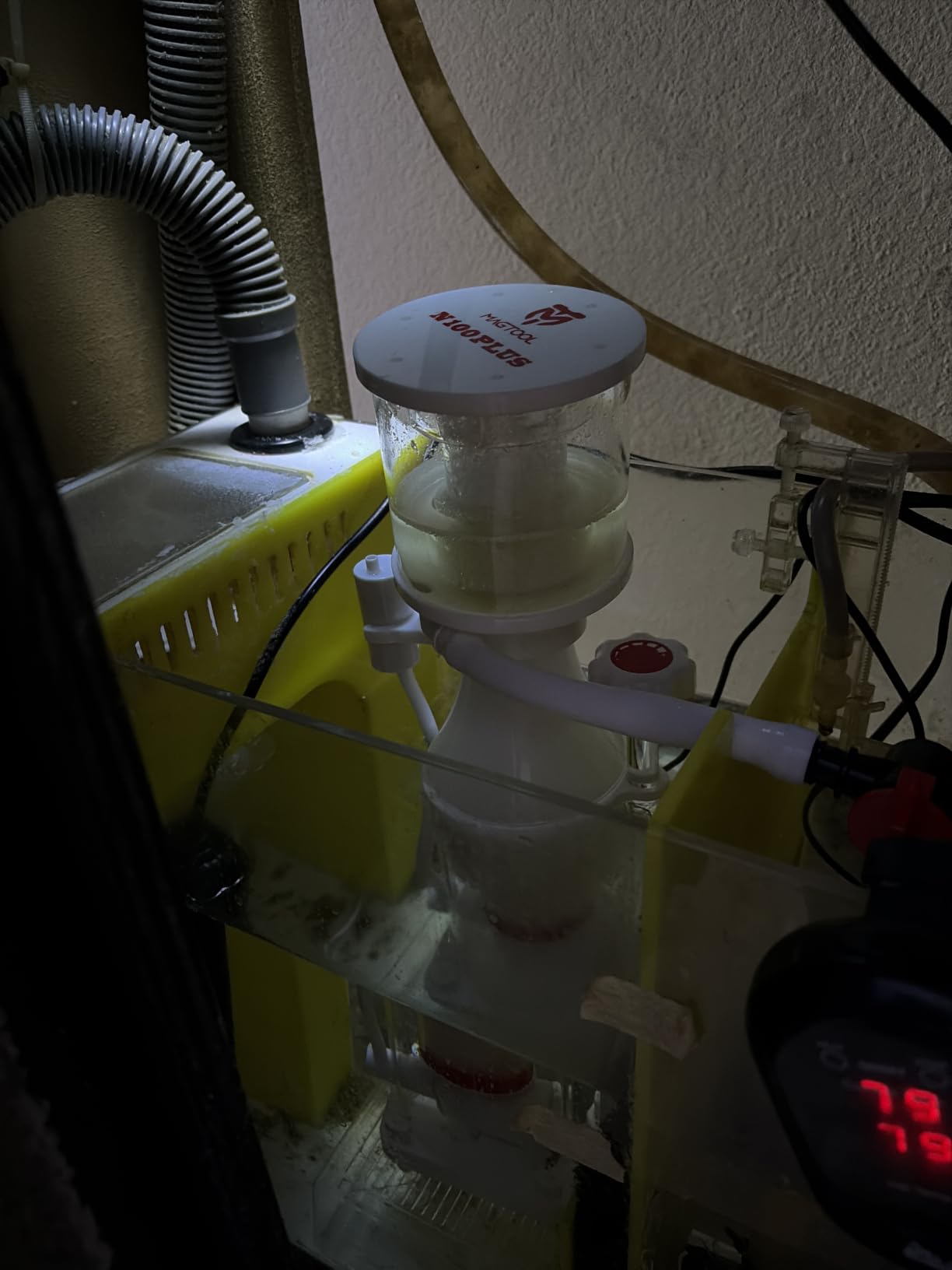 MagTool DC Protein Skimmer with Controllable Pinwheel Pump (N100 Plus) | In-sump protein skimmer with adjustable DC pinwheel pump, designed for efficient filtration in 50-100 Gal reef tanks customer photo 1