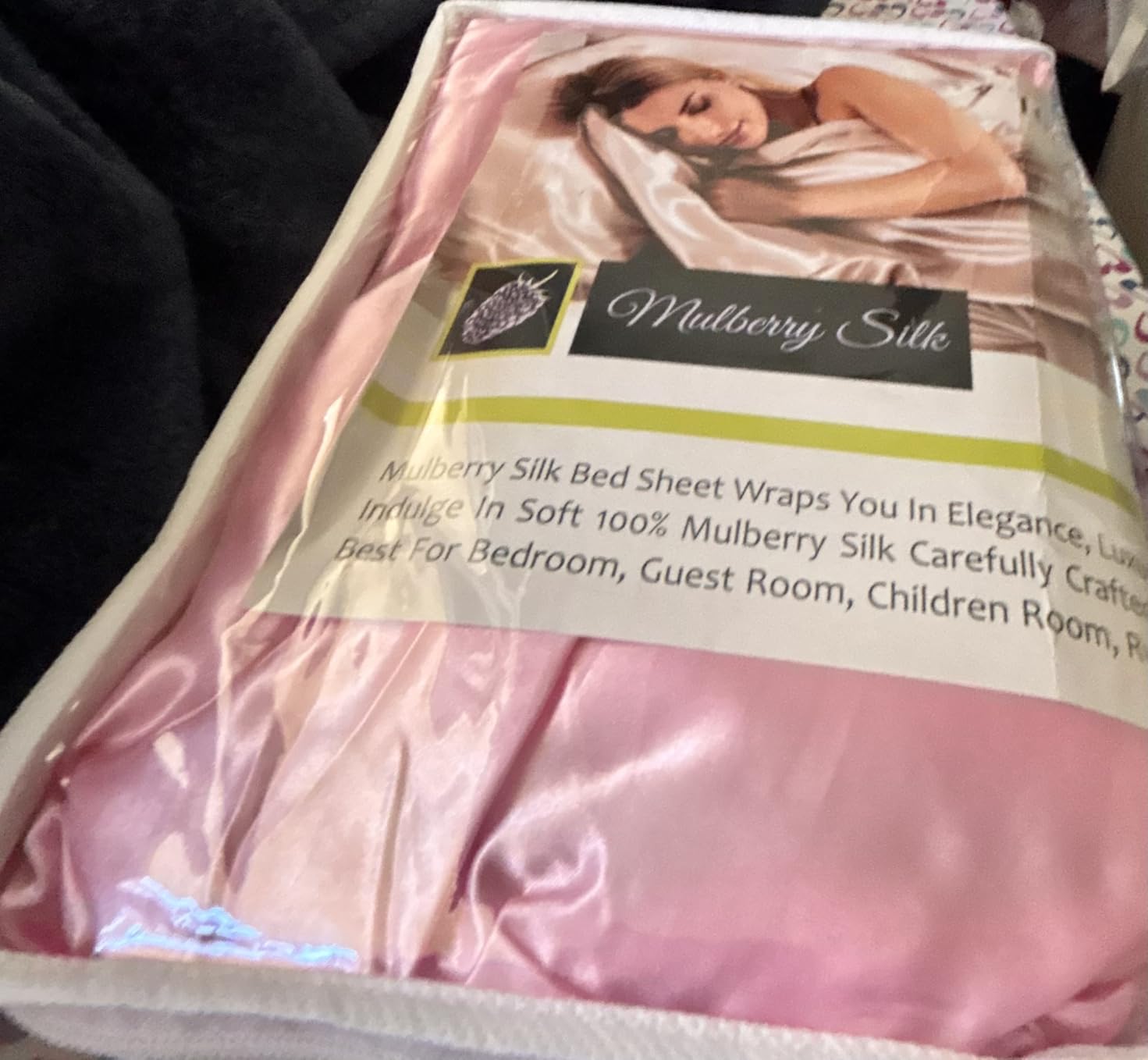 Signature Luxury 25 Momme Mulberry Silk Sheet Set, 4-Piece, Seam Center Pattern, Deep Pocket 24