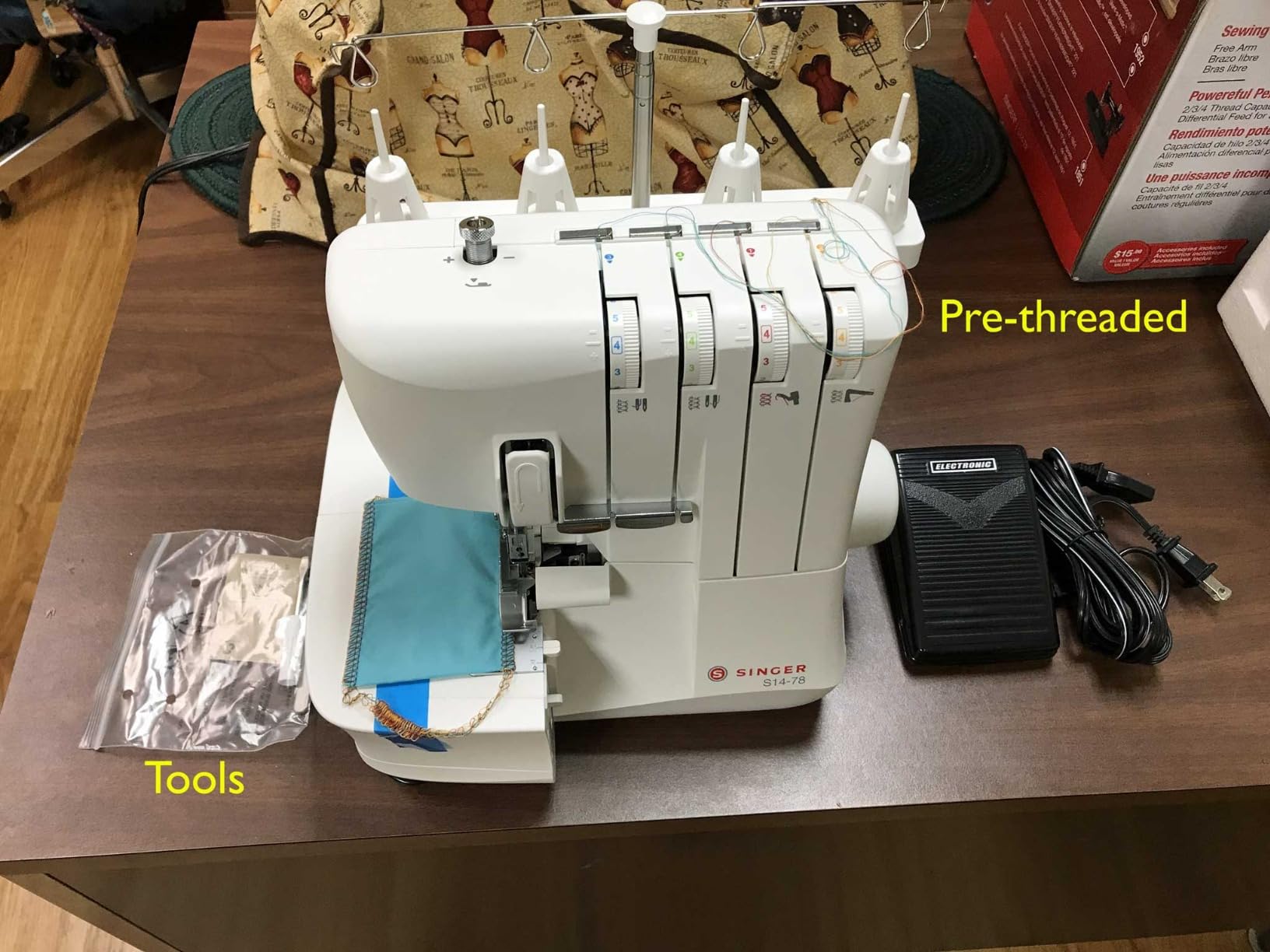 SINGER® Next Evolution S0080 Serger Overlock Machine, 8 Built-in Stitches customer photo 2
