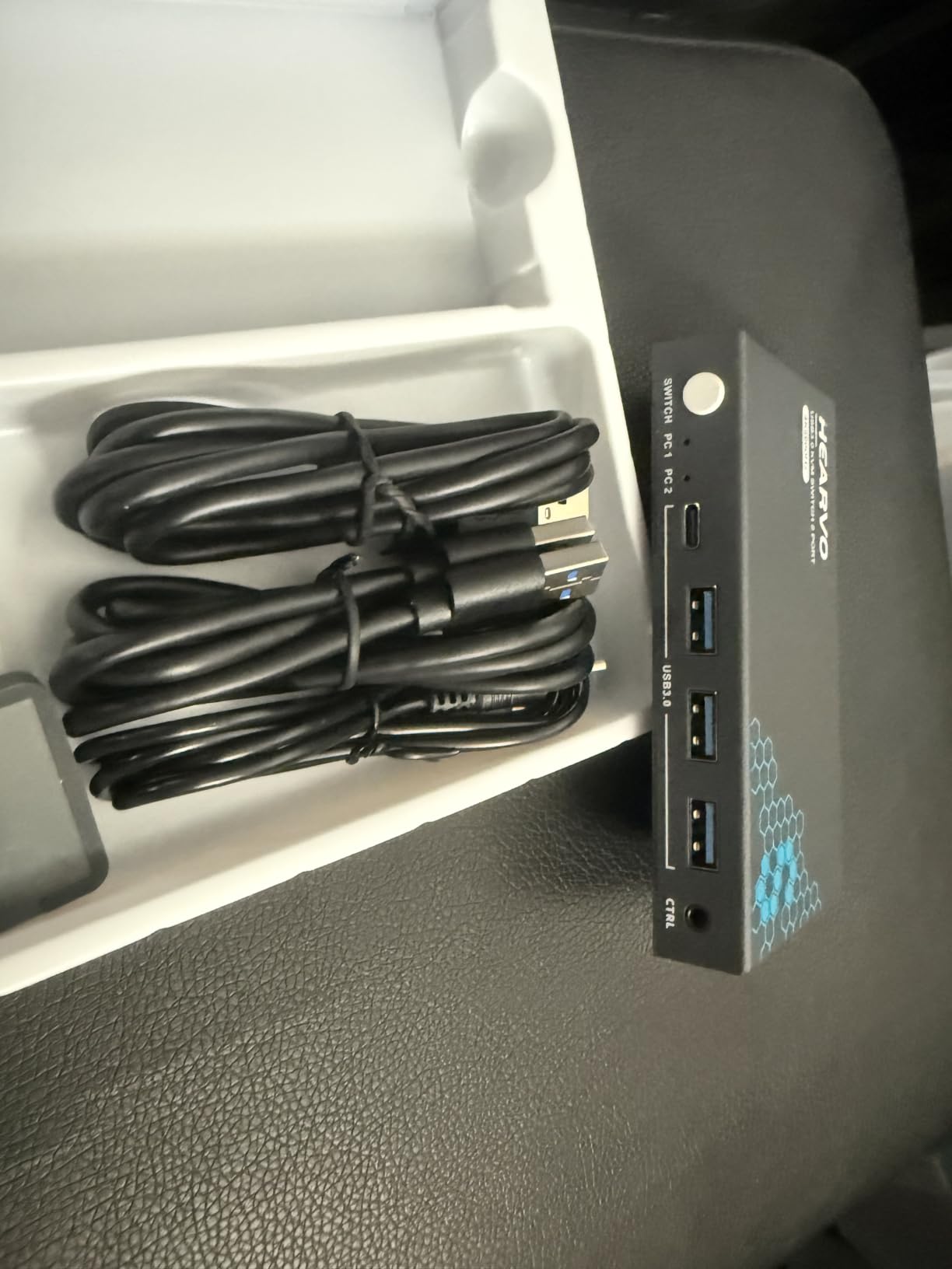 Hearvo 8K@60Hz HDMI KVM Switch 2 Monitors 2 Computers, USB 3.0, Wired Remote, Adaptive EDID customer photo 2