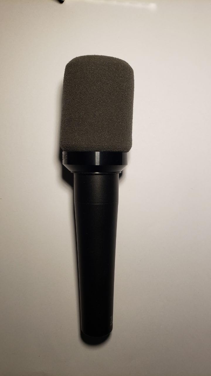 Shure A2WS Locking Microphone Windscreen - Reduces Unwanted Breath and Wind Noise, Black - Compatible with SM57 and 545 Series Mics (A2WS-BLK) customer photo 1