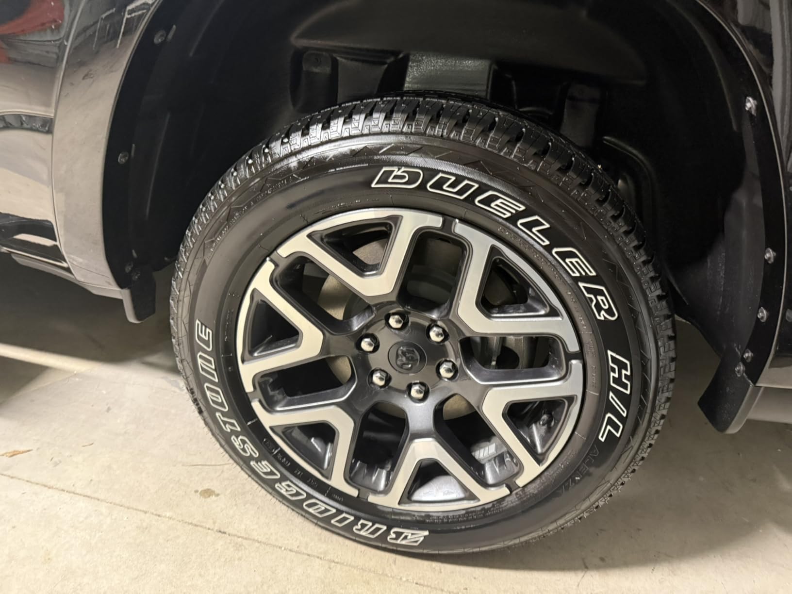 Turtle Wax T217RA Wet'n Black Ultra Wet Tire Shine - 23 Fl Oz. customer photo 2