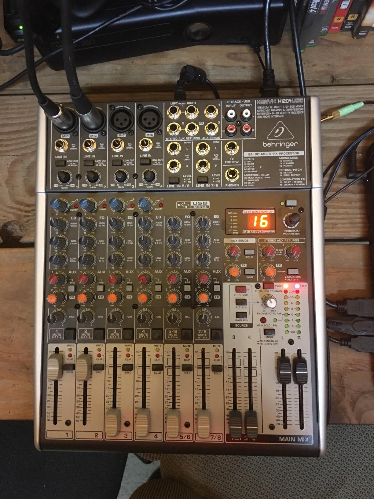 Behringer XENYX X1204USB Premium 12-Input 2/2-Bus Mixer with XENYX Mic Preamps and Compressors, British EQ, 24-Bit Multi-FX Processor and USB/Audio Interface customer photo 2