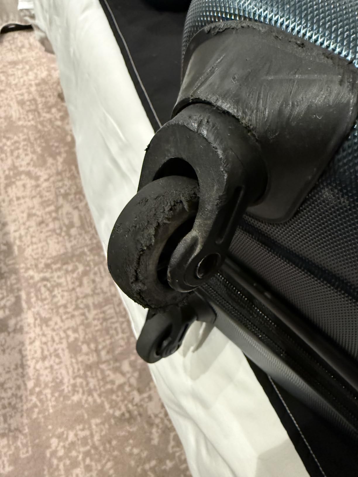 Samsonite Omni PC Carry-On customer photo 2