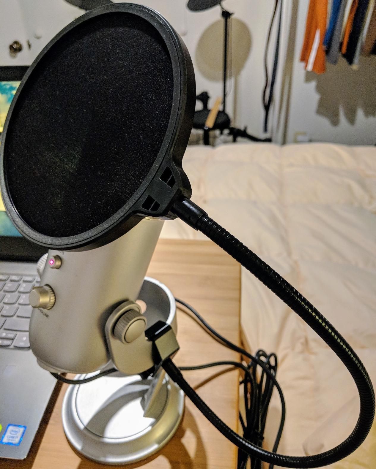 Aokeo Professional Microphone Pop Filter Mask Shield For Blue Yeti and Any Other Microphone,Mic Dual Layered Wind Pop Screen With Flexible 360° Gooseneck Clip Stabilizing Arm customer photo 1
