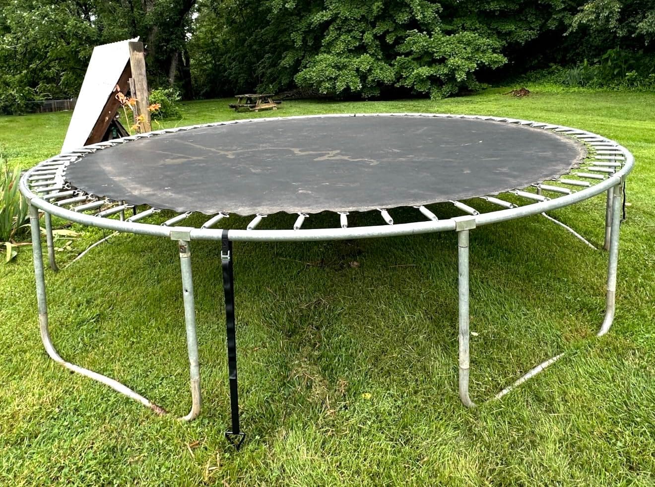EURMAX USA 4-Pack Windproof Trampoline Stakes Anchor Kit-Steel Corkscrew Anchor,Heavy Duty Tie Down Kit with T-Hook&Reinforced Safety Straps,Secure Weatherproof Protection for Trampoline,Tent&Playset customer photo 1