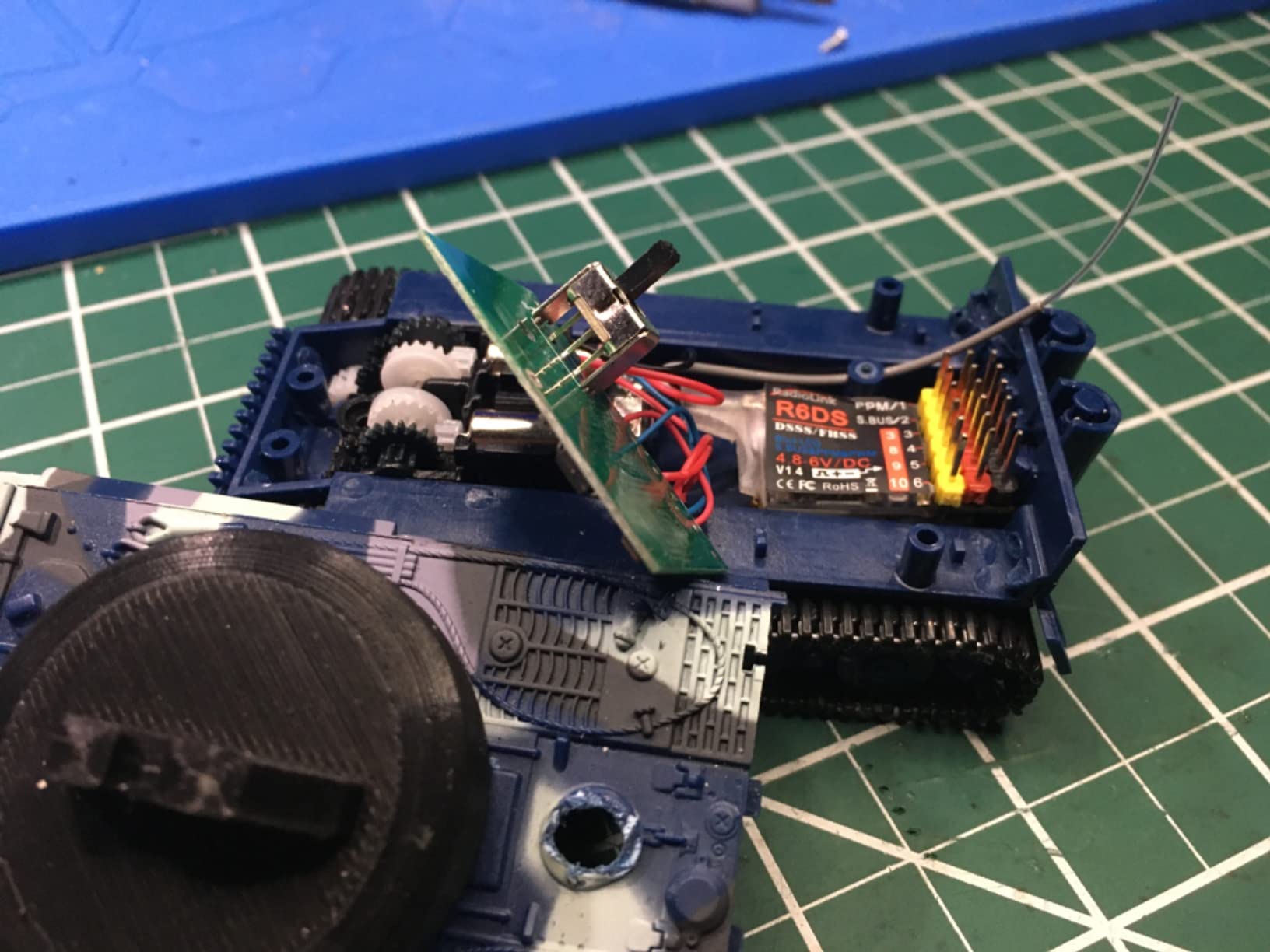 Radiolink AT9S Pro 10/12 Channels Radio Transmitter and Receiver R9DS, Long Range for Airplane/Jet/FPV Racing Drone/Quad/RC Truck Car/Boat and More (Mode 2 Left Hand) customer photo 2