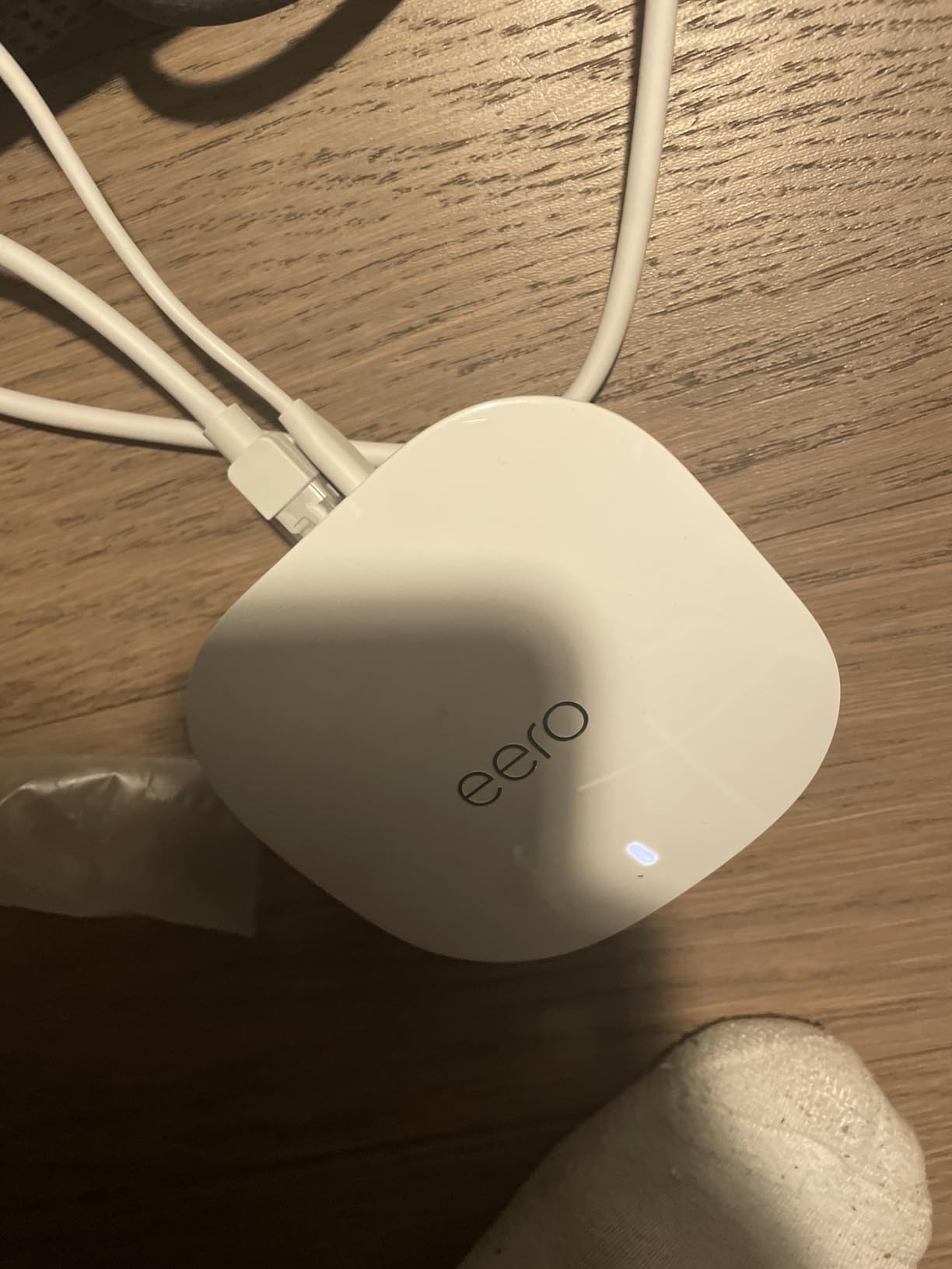 Like-New Amazon eero mesh wifi router - Supports internet plans up to 550 Mbps, Coverage up to 1,500 sq. ft., 1-pack customer photo 2