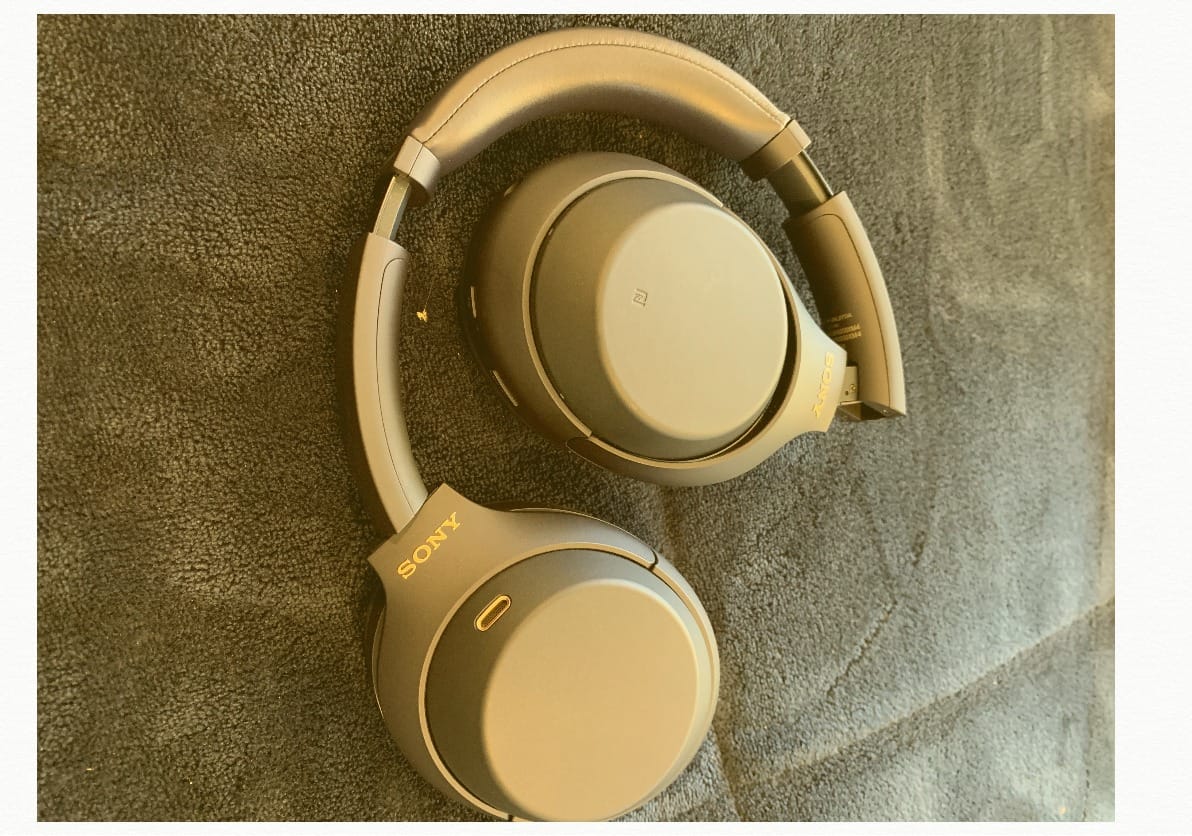 Sony WH-1000XM4 Wireless Noise Cancelling Headphones, Silver customer photo 2