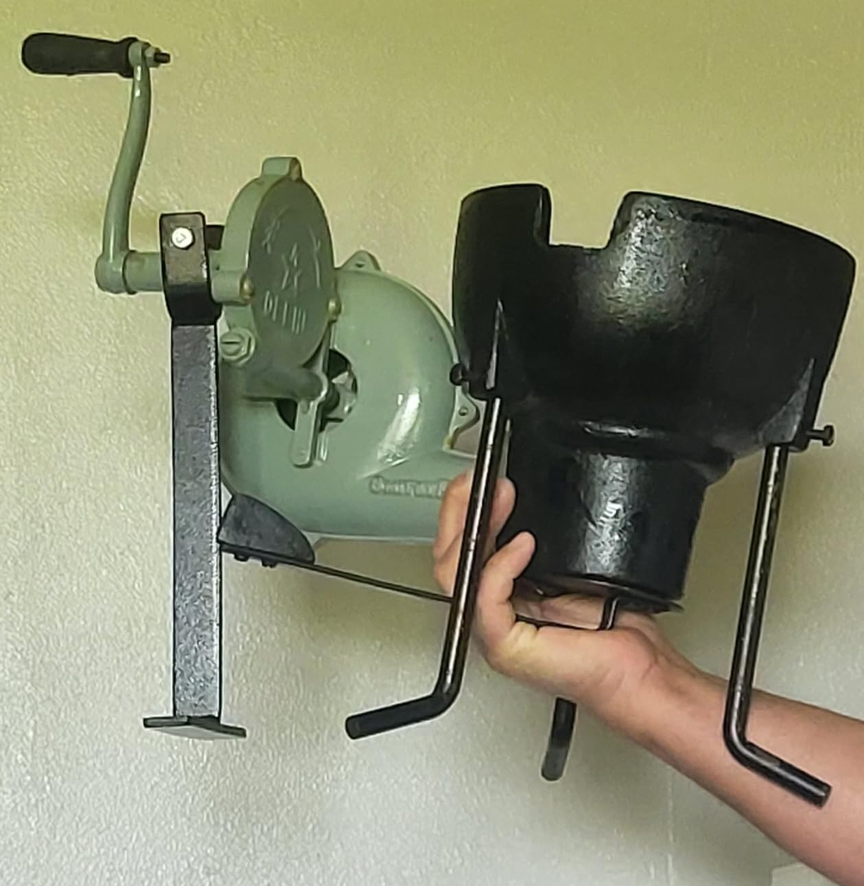 Simond Store Blacksmith's Forge with Hand Blower for Knife Making customer photo 2
