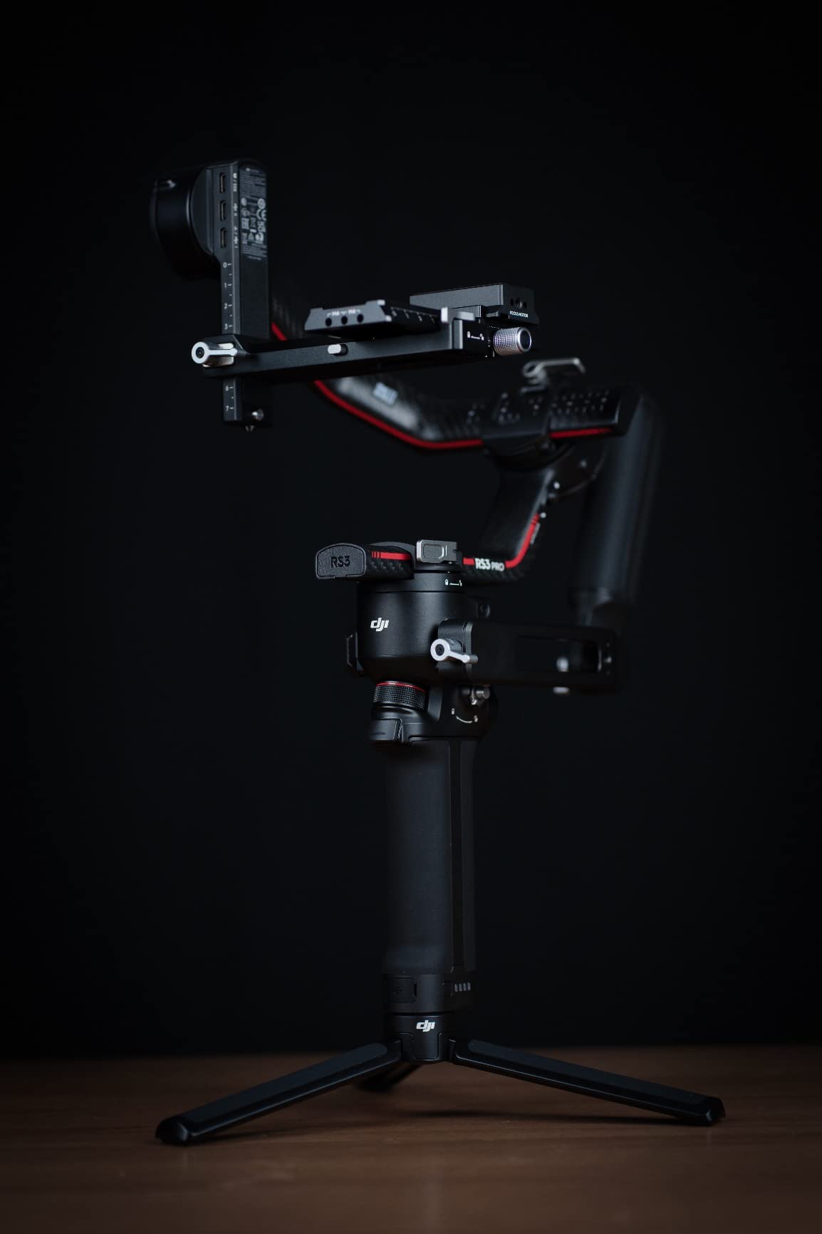 DJI RS 3 Pro, 3-Axis Gimbal for DSLR and Cameras Canon/Sony/Panasonic/Nikon/Fujifilm/BMPCC, Automated Axis Locks, 4.5 kg (10lbs) Payload, LiDAR Focus Camera Stabilizer customer photo 1